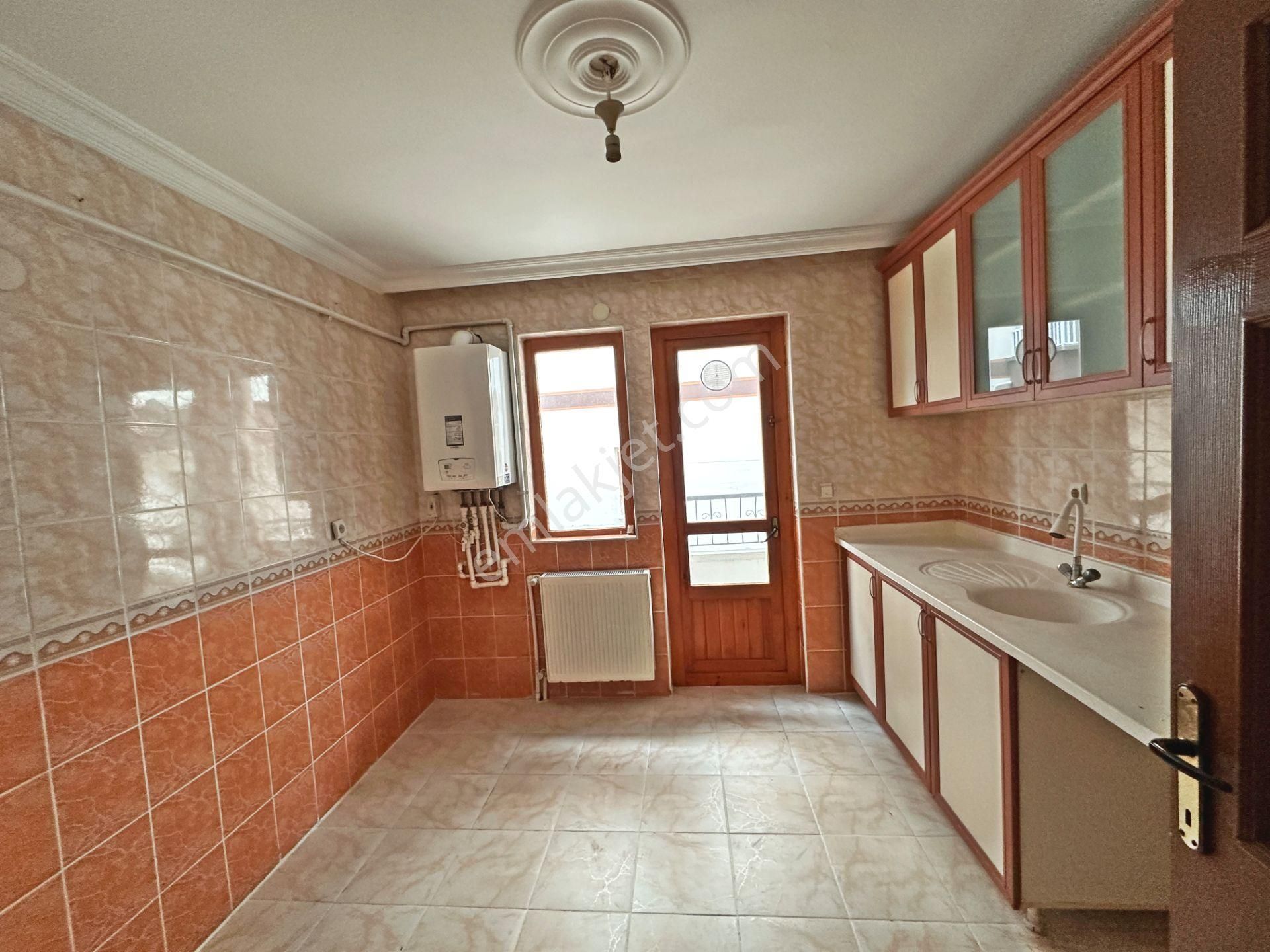 Mamak Belediye Yakınında Ara Katta Ön Cephede 3+1 Kiralık Daire - Görsel 9