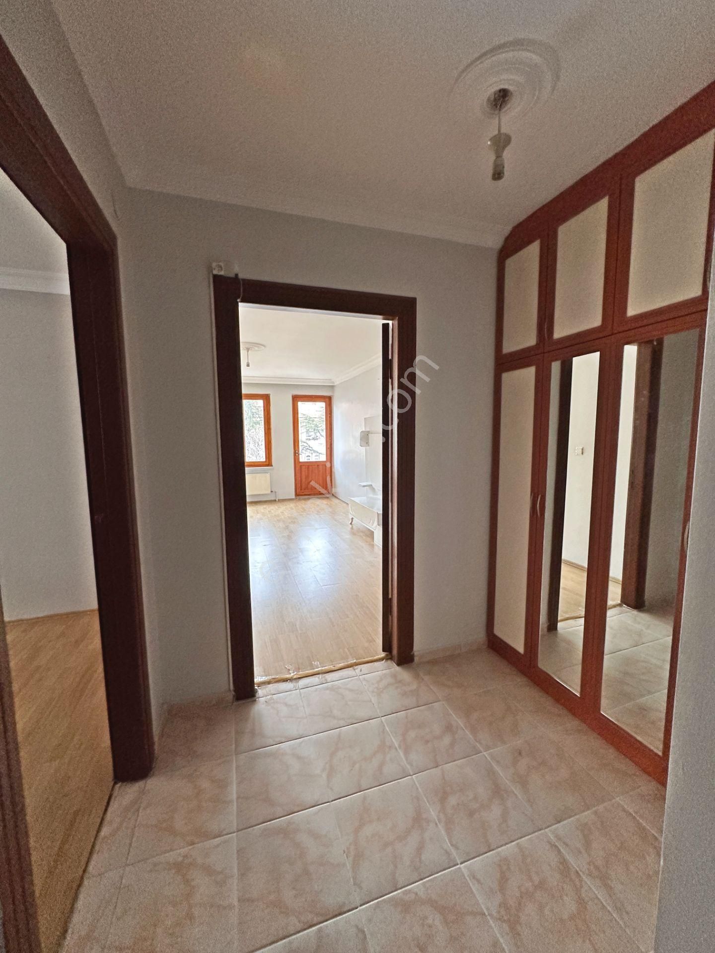 Mamak Belediye Yakınında Ara Katta Ön Cephede 3+1 Kiralık Daire - Görsel 8