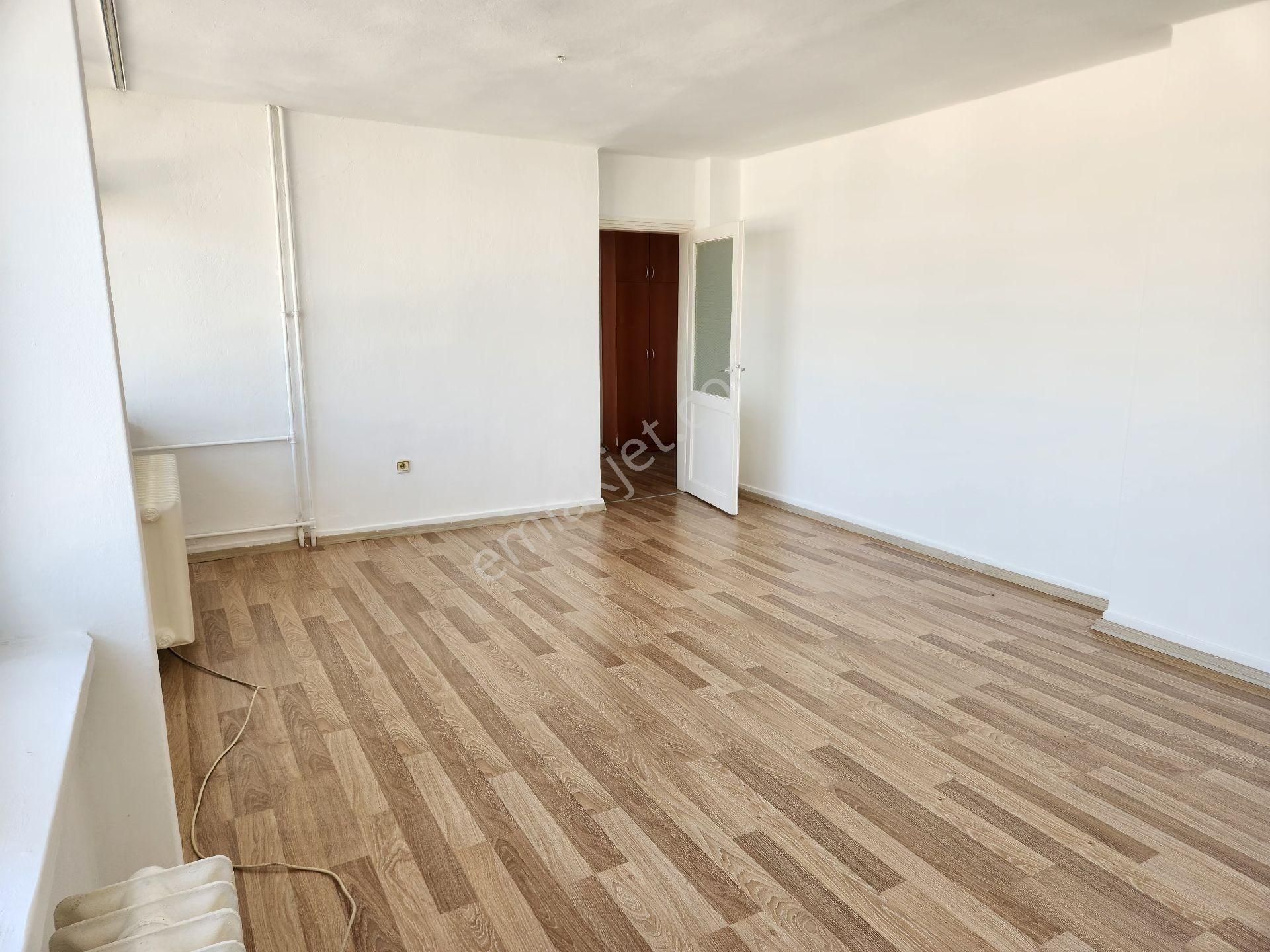 Burak Emlak'dan Kiralık Daire Kolej Umut Sk. 2+1 Arakat Asansörlü Site İçerisinde - Görsel 2