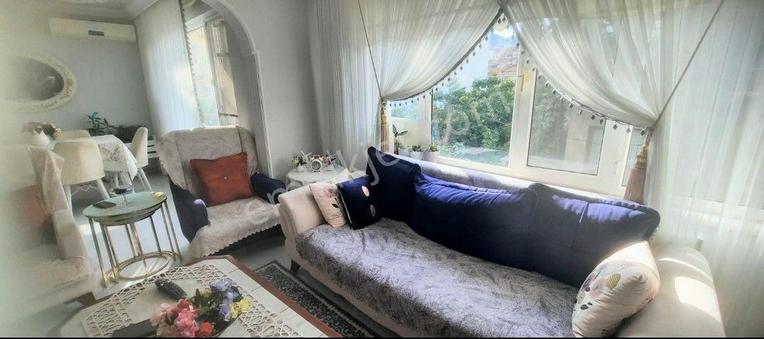 Setbaşıüstü Sakaldökende 2+1.95m.2.kat.kombili Bakımlı Daire - Görsel 6