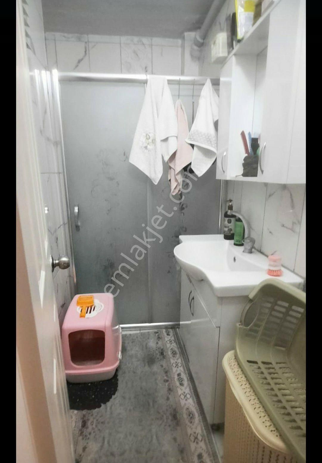 Setbaşıüstü Sakaldökende 2+1.95m.2.kat.kombili Bakımlı Daire - Görsel 14