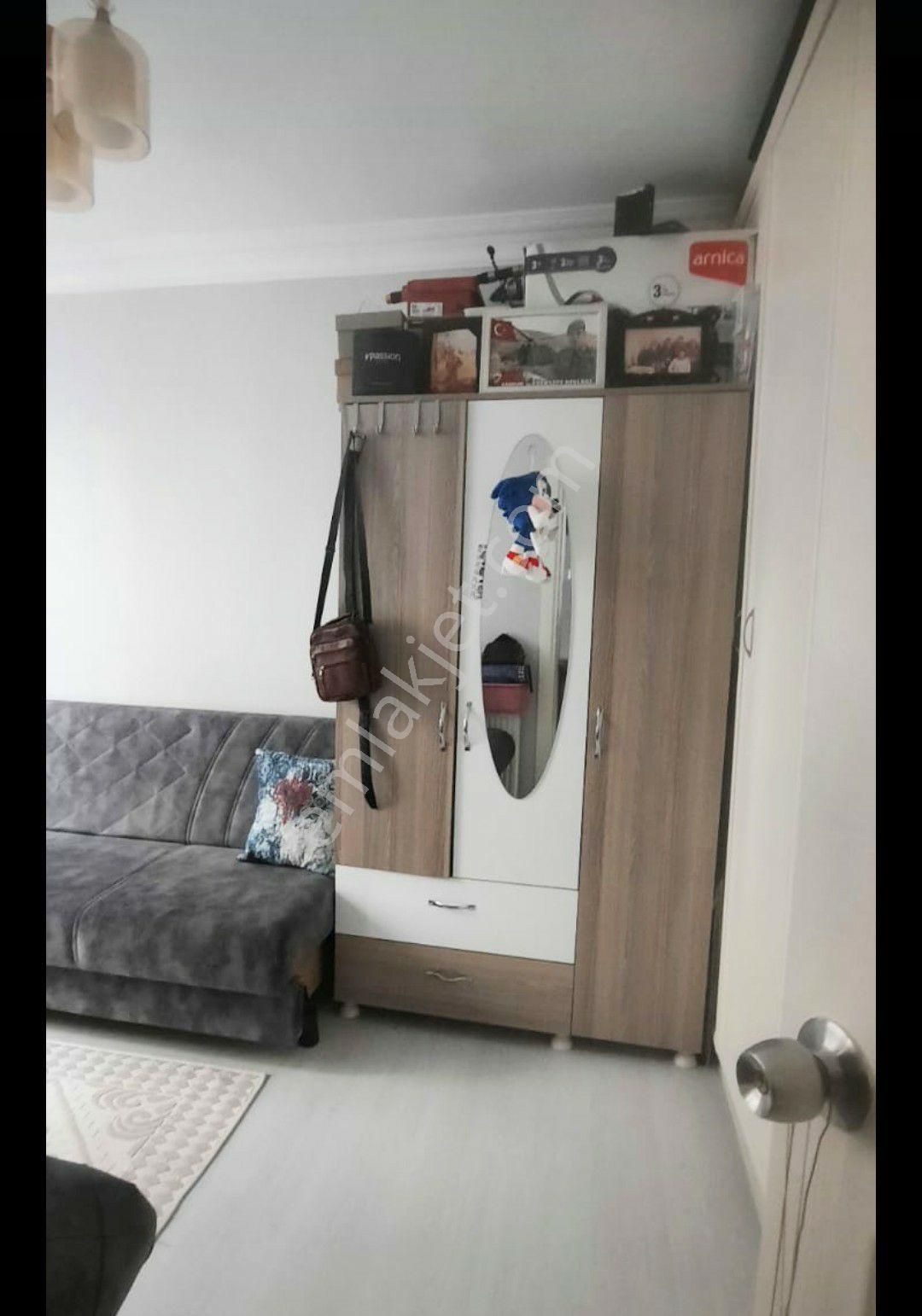 Setbaşıüstü Sakaldökende 2+1.95m.2.kat.kombili Bakımlı Daire - Görsel 17