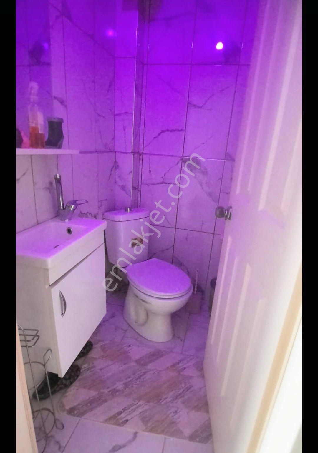 Setbaşıüstü Sakaldökende 2+1.95m.2.kat.kombili Bakımlı Daire - Görsel 11