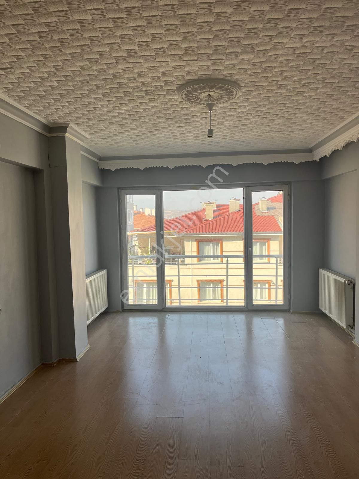 Alsancak Mahallesinde Ara Kat 3+1 Asansörlü Kiralık Daire