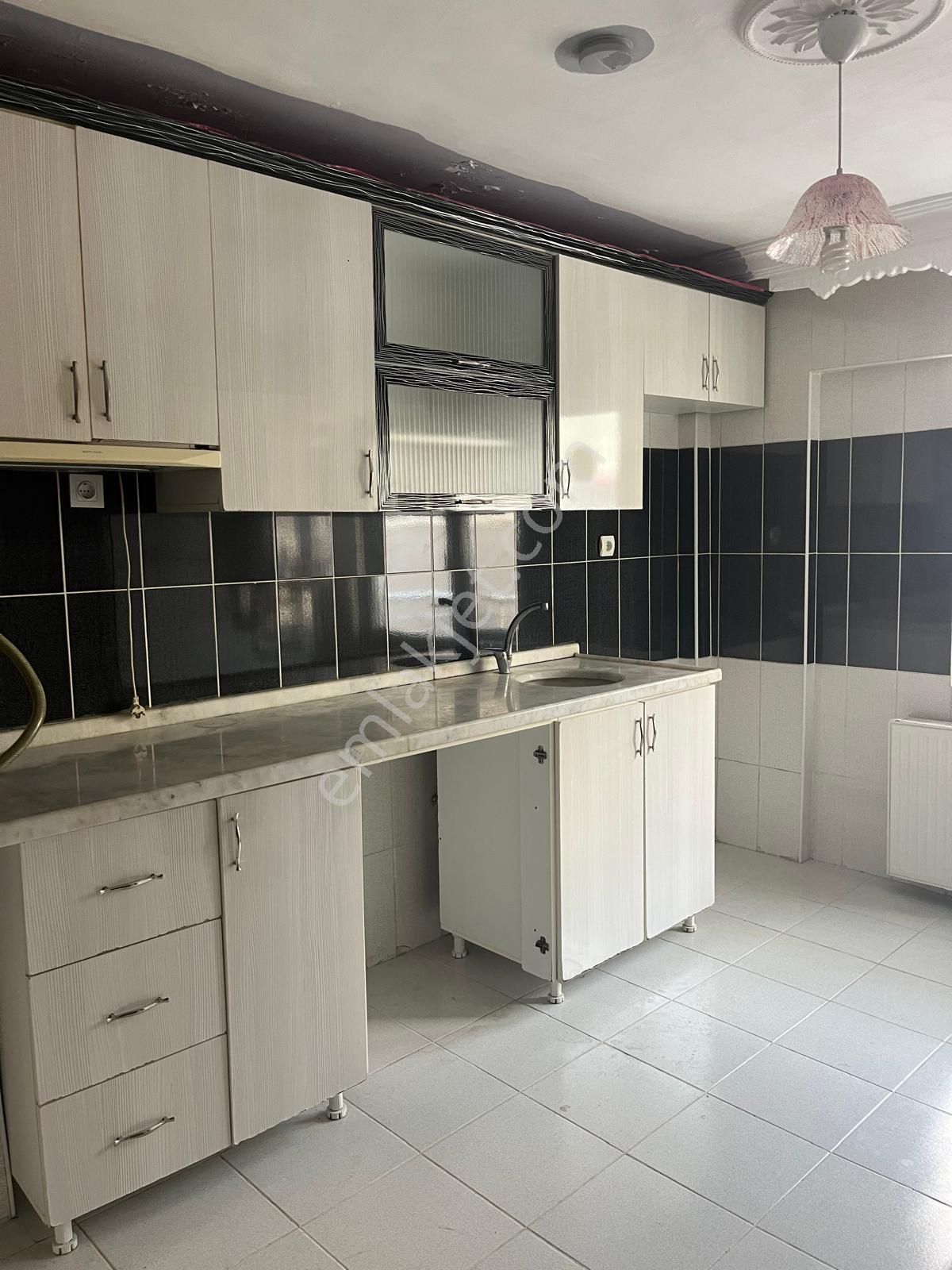 Alsancak Mahallesinde Ara Kat 3+1 Asansörlü Kiralık Daire - Görsel 5