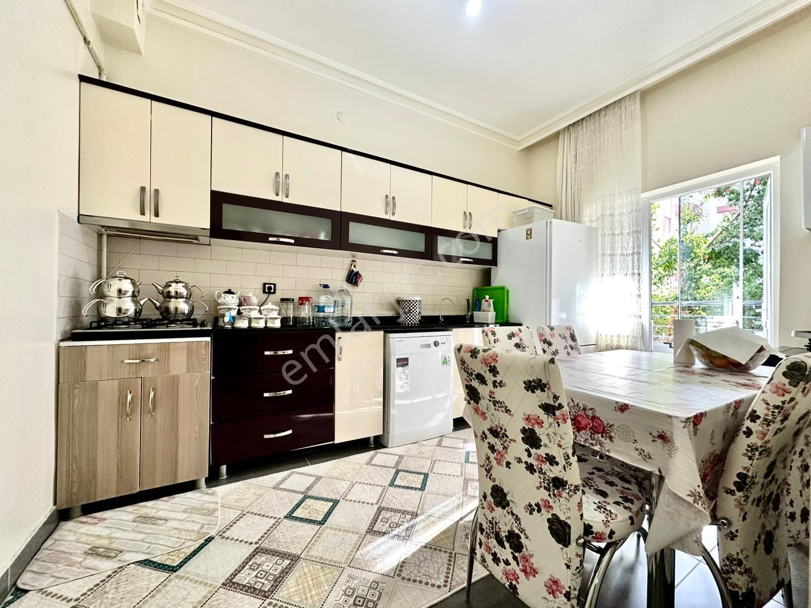 Taşcılar'dan Kilerli-asansör -k.otopark Masrafsız Altı Daire