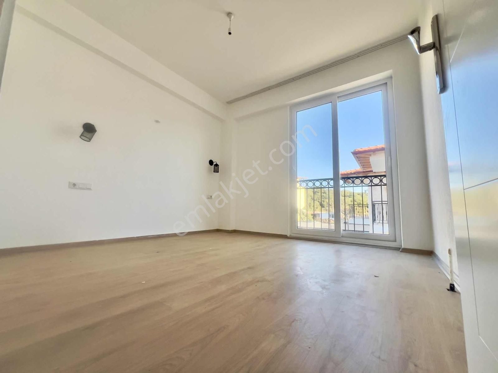 Kaş Çukurbağ Giriş Te 2+1 Üst Kat Daire Mega İnş. Eml. Ltd Şti - Görsel 8