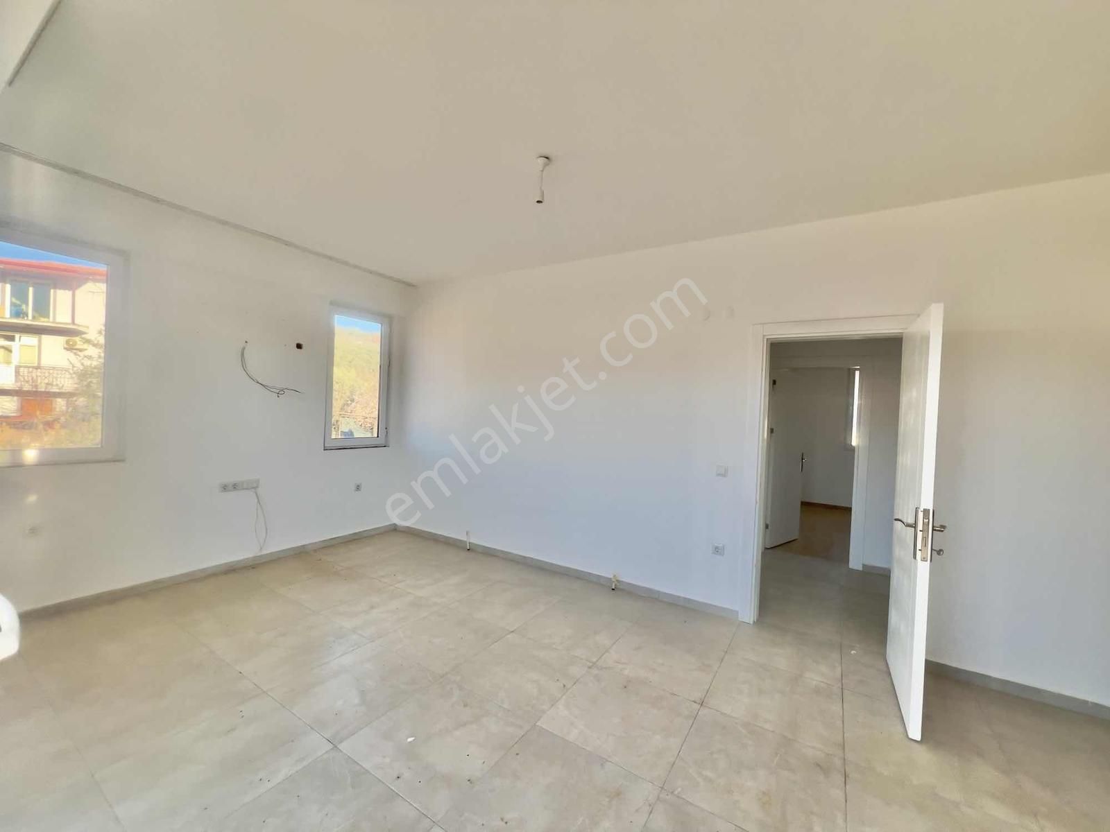 Kaş Çukurbağ Giriş Te 2+1 Üst Kat Daire Mega İnş. Eml. Ltd Şti - Görsel 11