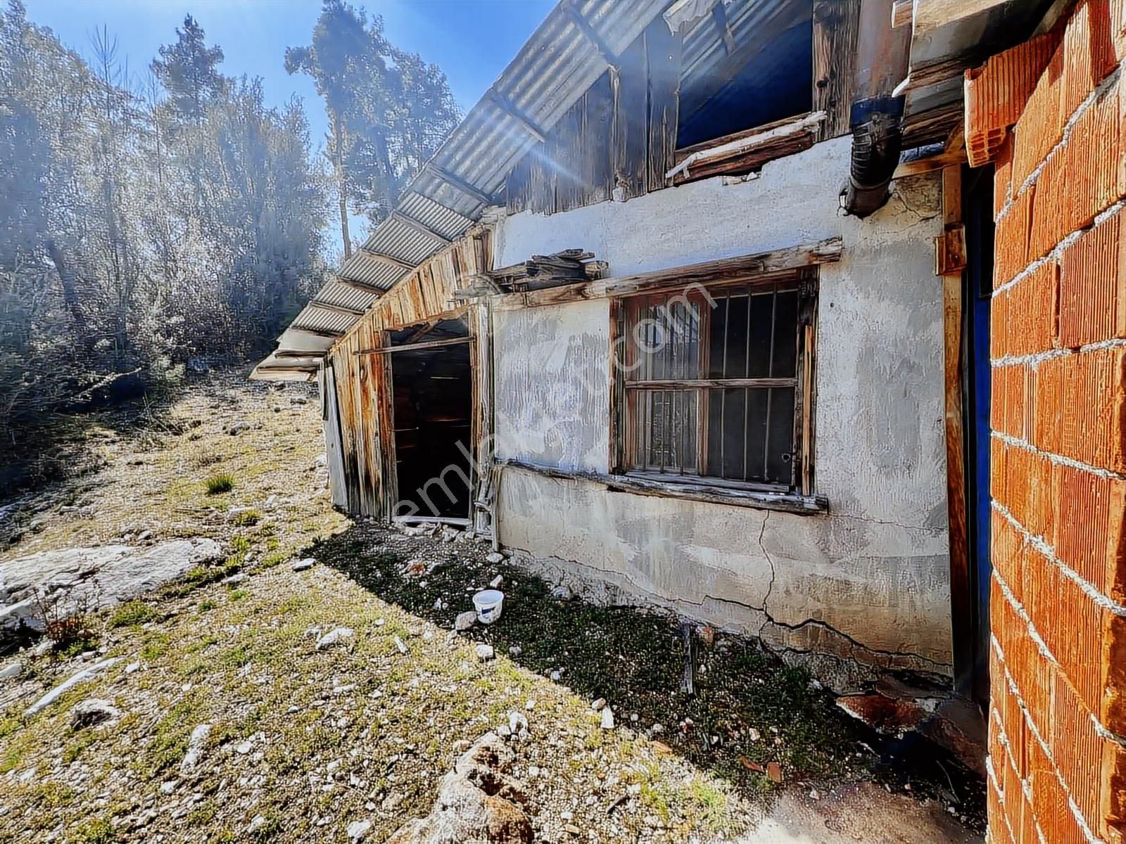 Kaş Ta Akarsuya Cepheli Sütleğen Beldibi Ev Ve 6.185 M2 Bahçe - Görsel 9