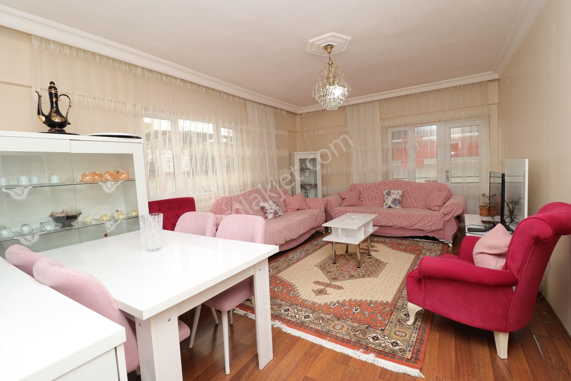 Akif'ten Atakent'te 2+1 14. Cadde & Trene Yakın Eşyalı Kiralık Daire - Görsel 2