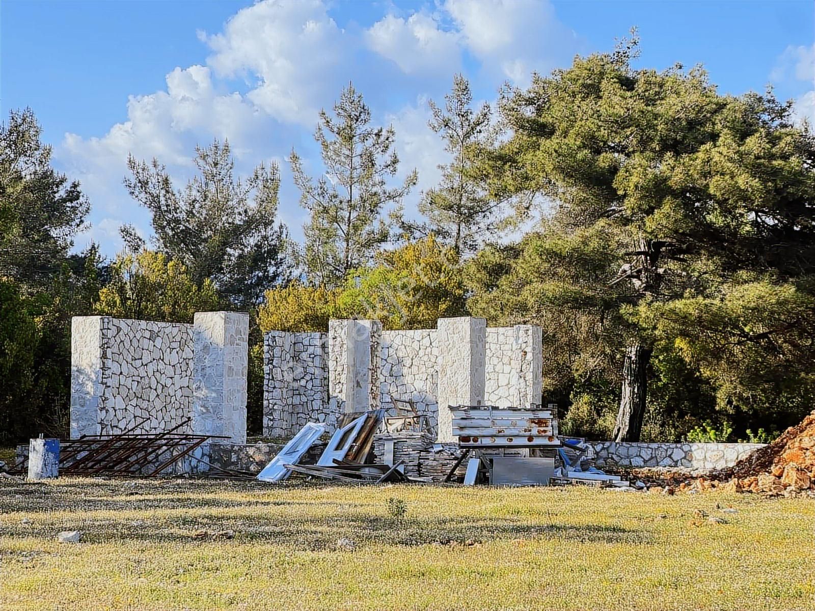 Kaş Mega İnş.emlak Tan Gökçeyazı Da 600 M2 İçinde Kaba İnşaat