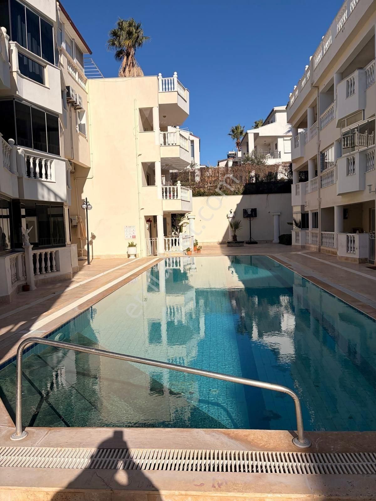 Site İçinde 3 Havuzlu, Eşyalı, Havuz Cepheli 2+1 Geniş Daire - Görsel 19