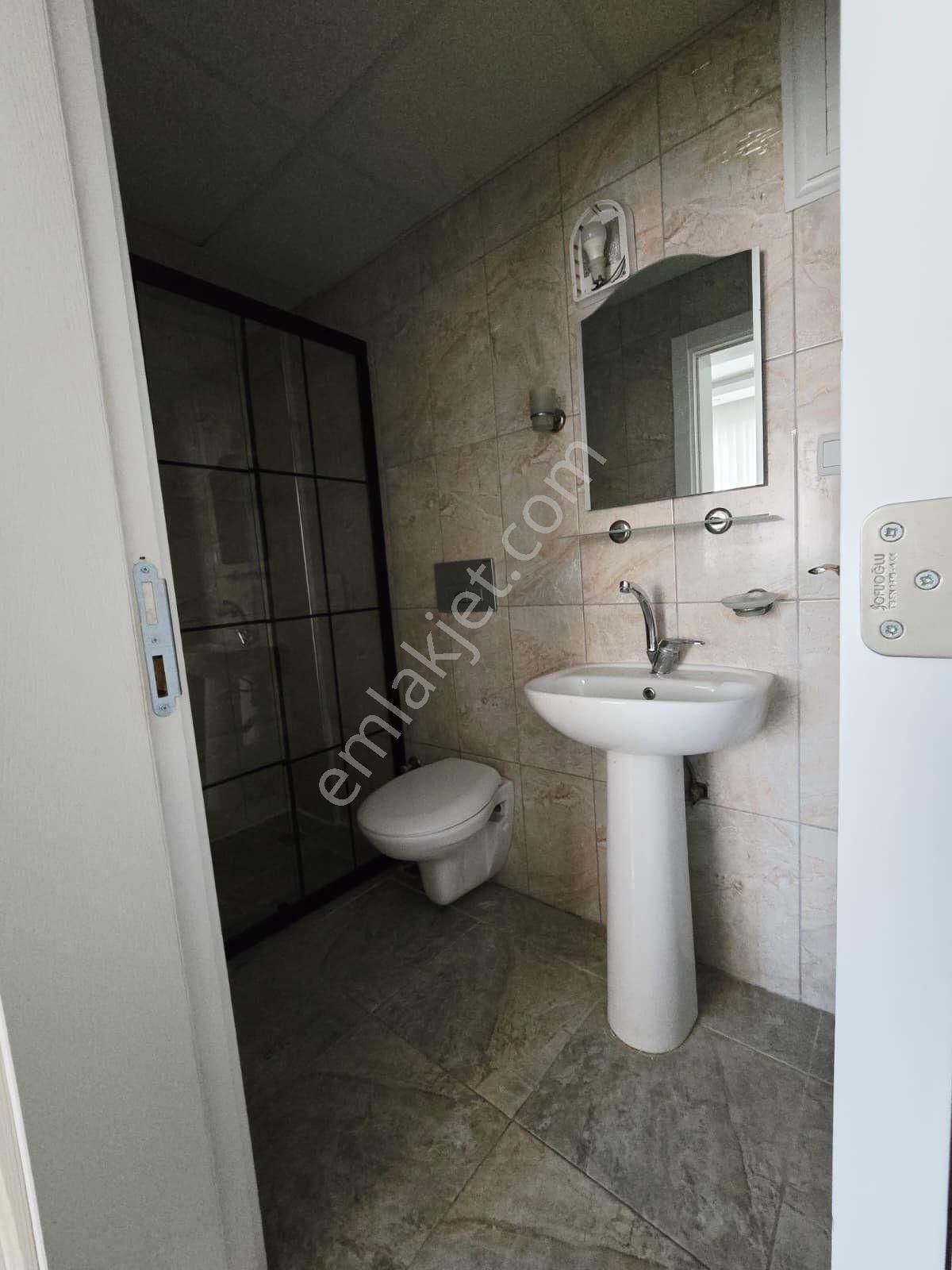 Ulus Caddesinde Grand İtimat Otelin Arkasında 1+1 Arakat Apart A183 - Görsel 9