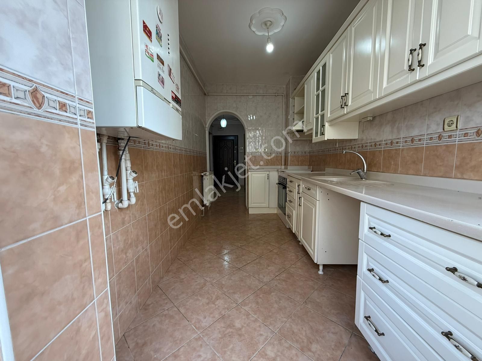 Etlik'de Kuyuyazı Cadde Üzeri Yüksek Giriş 3+1 Fırsat Daire - Görsel 22