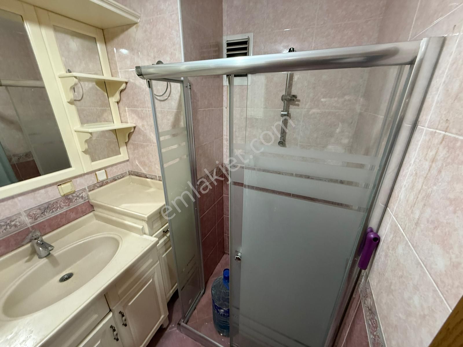 Etlik'de Kuyuyazı Cadde Üzeri Yüksek Giriş 3+1 Fırsat Daire - Görsel 14