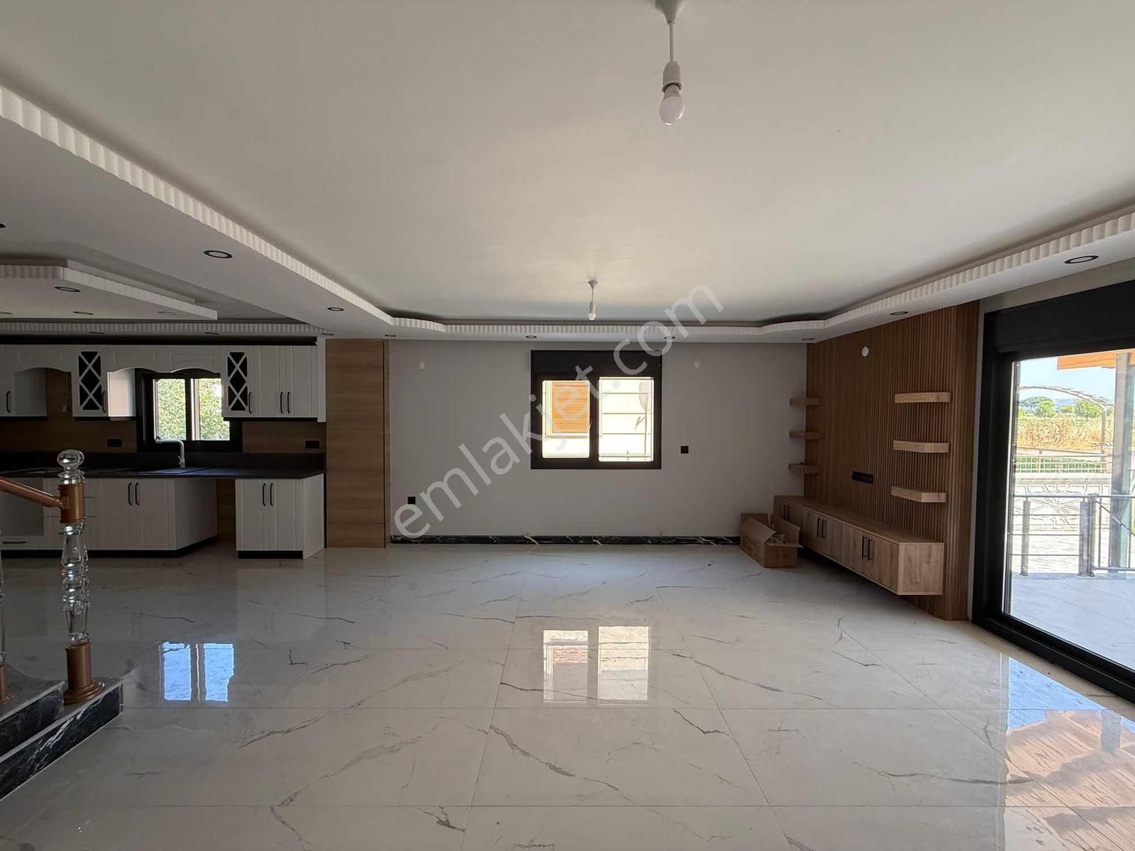 Rota'dan' Denize Girilen Bölgede Premium 3+1 Villa - Görsel 10