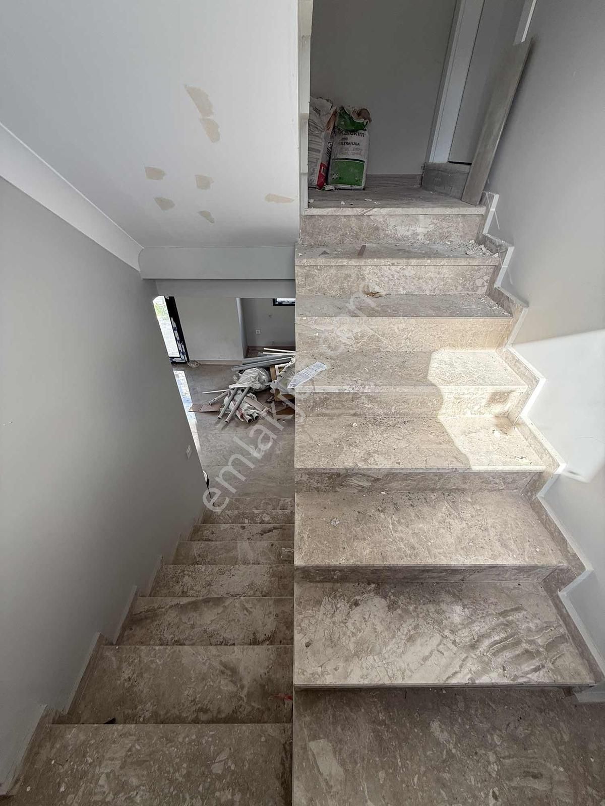 Rota'dan | Altınova İskele'de | Müstakil Bahçeli | 5+1 Villa - Görsel 7