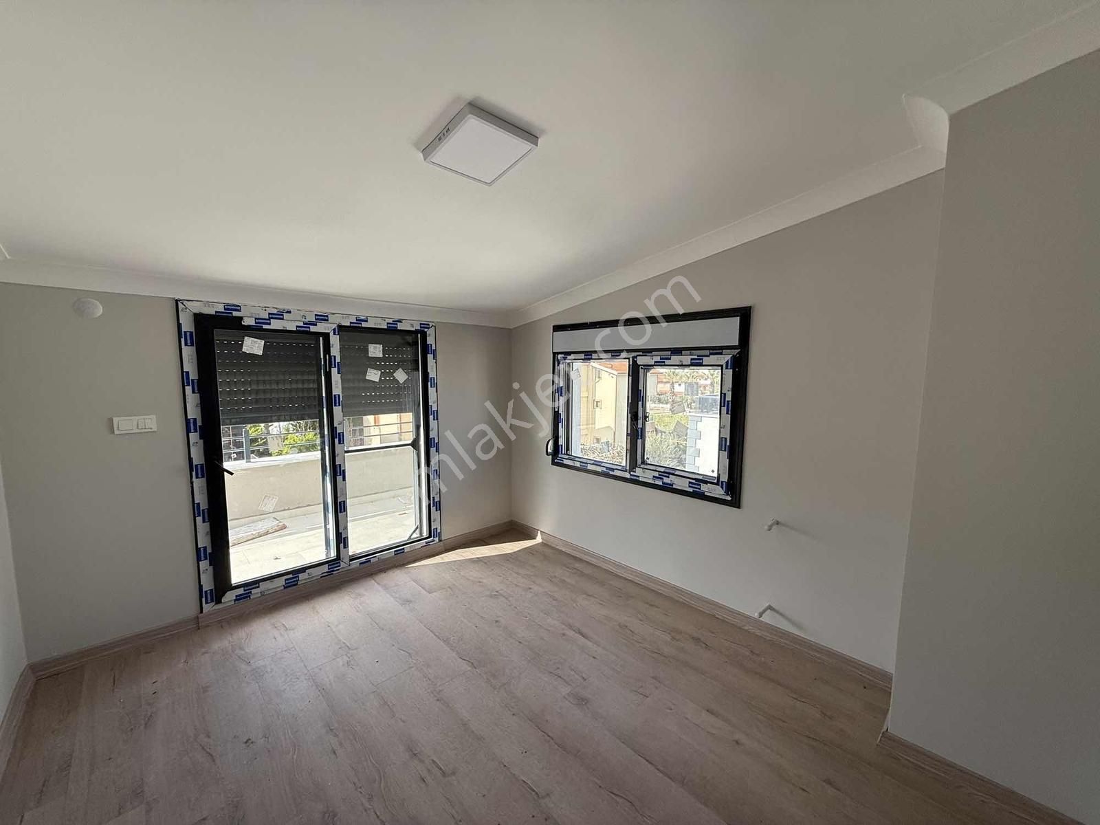 Rota'dan | Altınova İskele'de | Müstakil Bahçeli | 5+1 Villa - Görsel 27