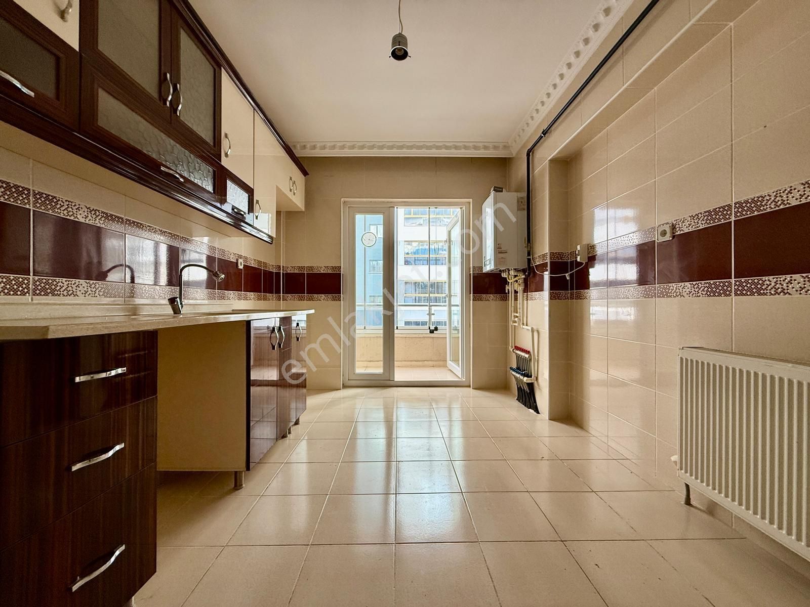 Kalecik Emlak'tan Fatih Mah. Köşe Başı Park Cephe 3+1 2.kat Güney Daire - Görsel 2