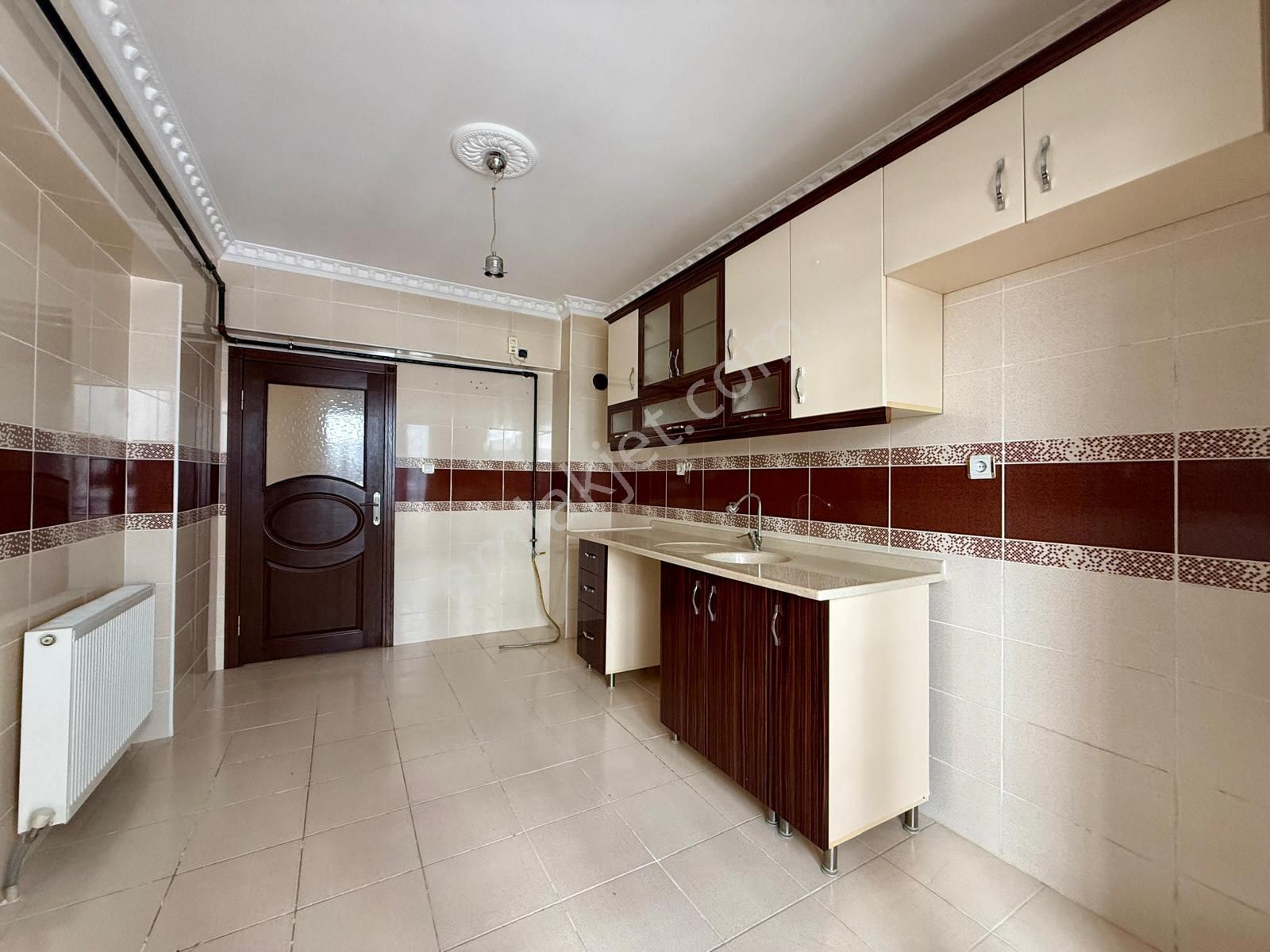 Kalecik Emlak'tan Fatih Mah. Köşe Başı Park Cephe 3+1 2.kat Güney Daire - Görsel 4