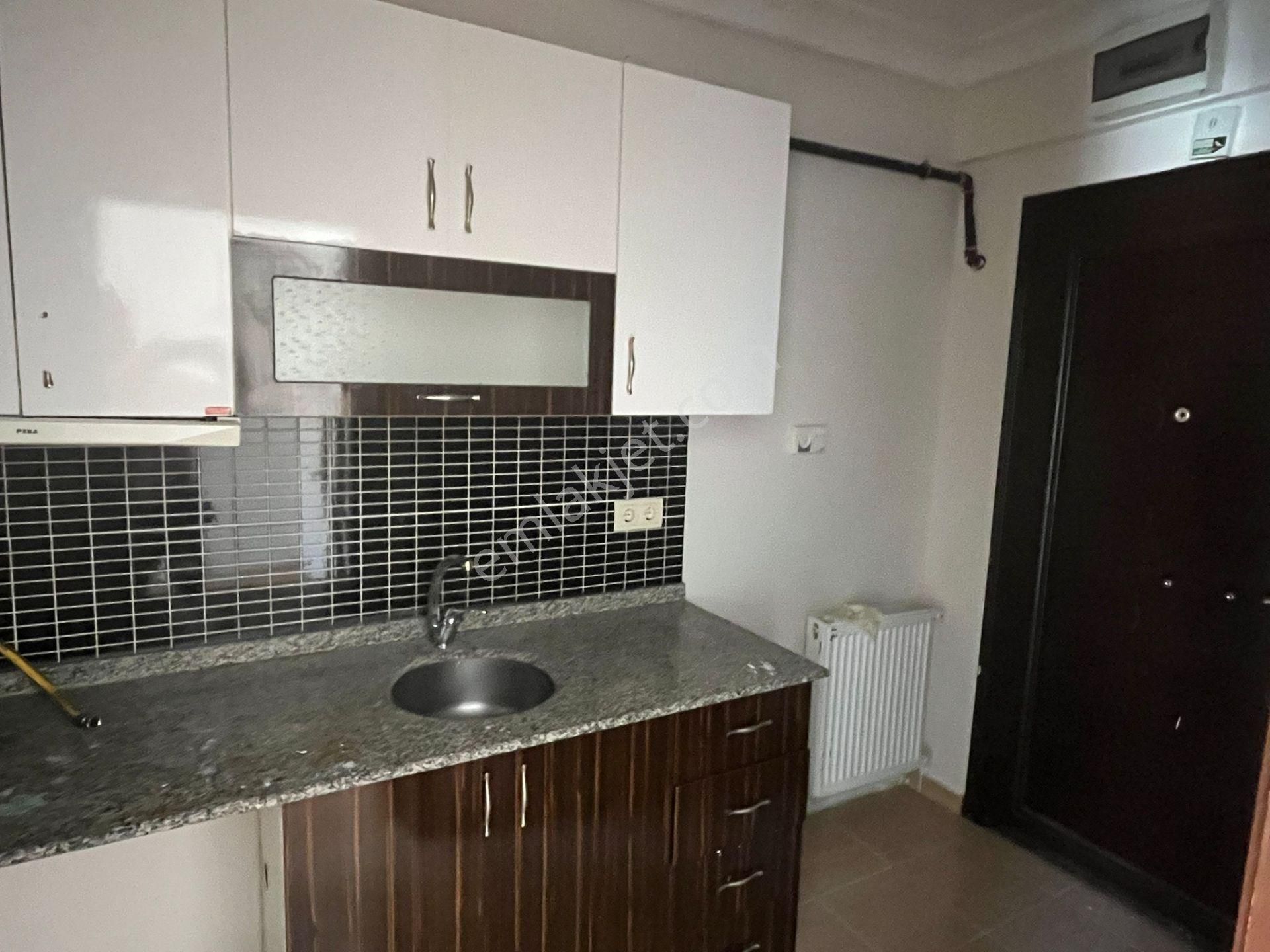 Century 21 Vizyondan Yaylapınar Caddesinde 1+1 Kiralık Daire - Görsel 11