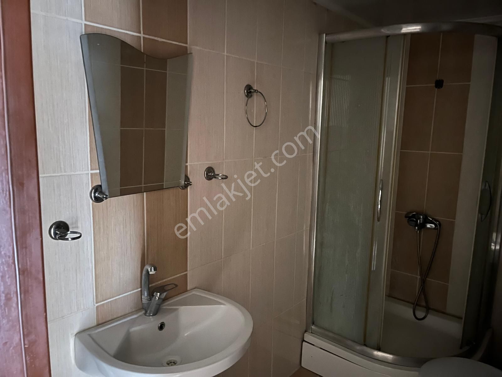 Century 21 Vizyondan Yaylapınar Caddesinde 1+1 Kiralık Daire - Görsel 17