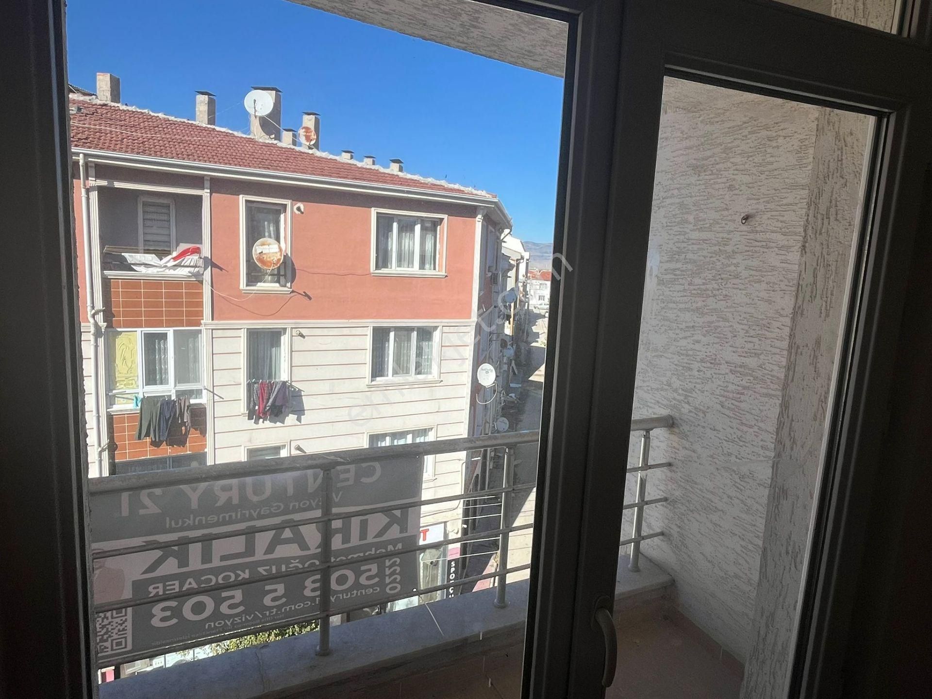 Century 21 Vizyondan Yaylapınar Caddesinde 1+1 Kiralık Daire - Görsel 22