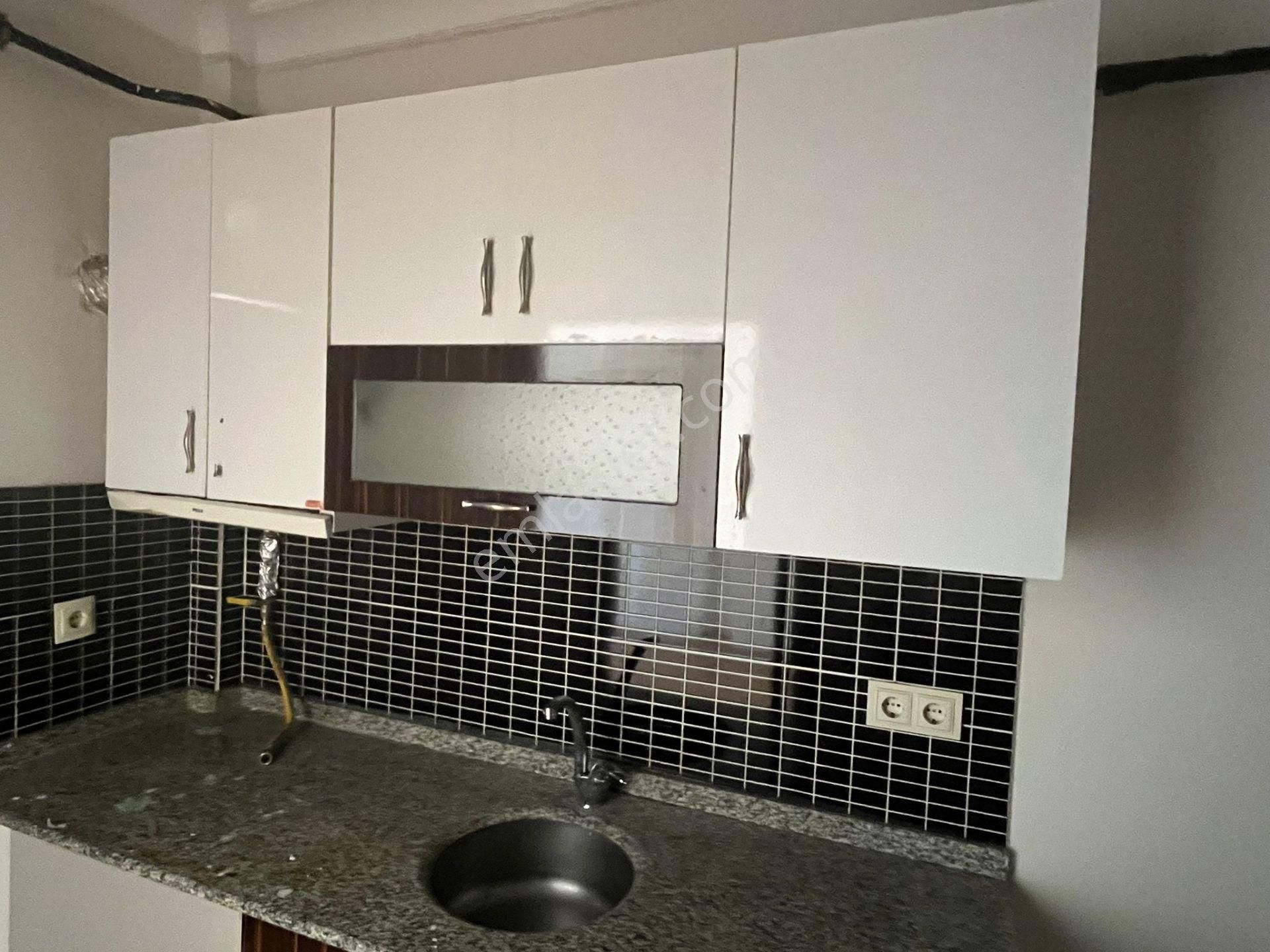 Century 21 Vizyondan Yaylapınar Caddesinde 1+1 Kiralık Daire - Görsel 12