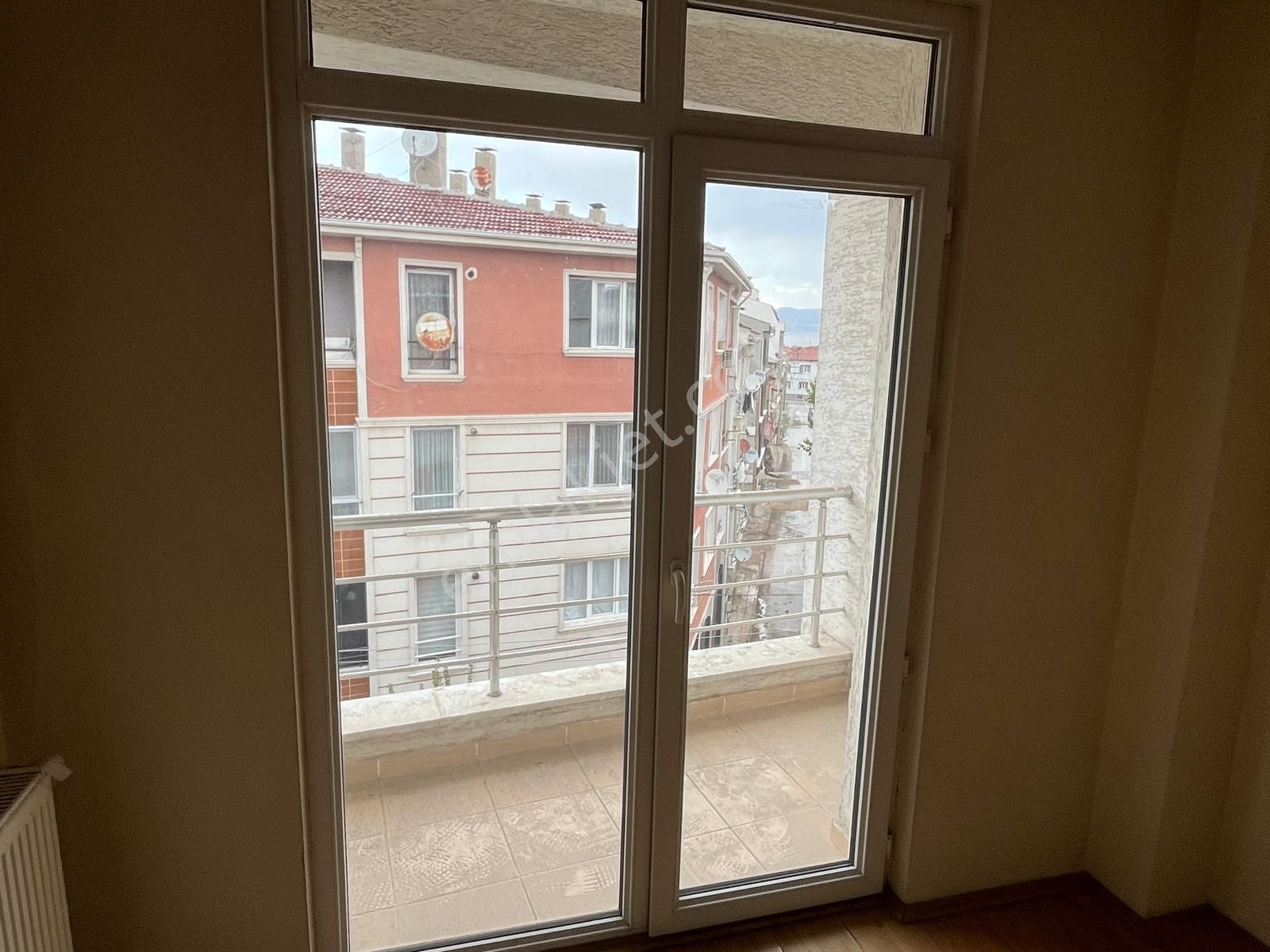 Century 21 Vizyondan Yaylapınar Caddesinde 1+1 Kiralık Daire - Görsel 23