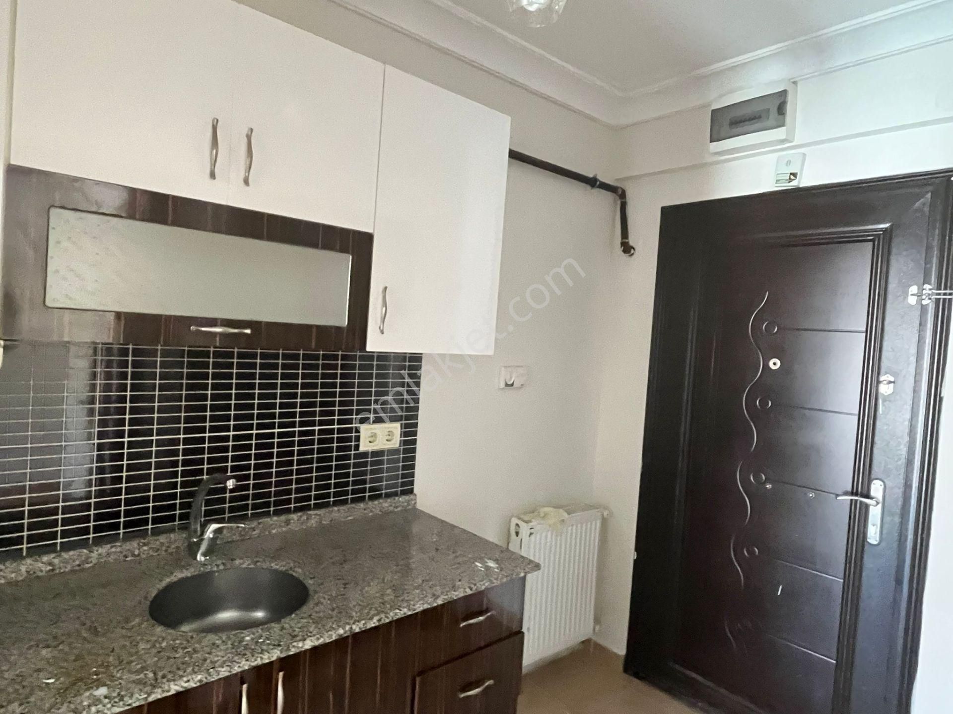 Century 21 Vizyondan Yaylapınar Caddesinde 1+1 Kiralık Daire - Görsel 14