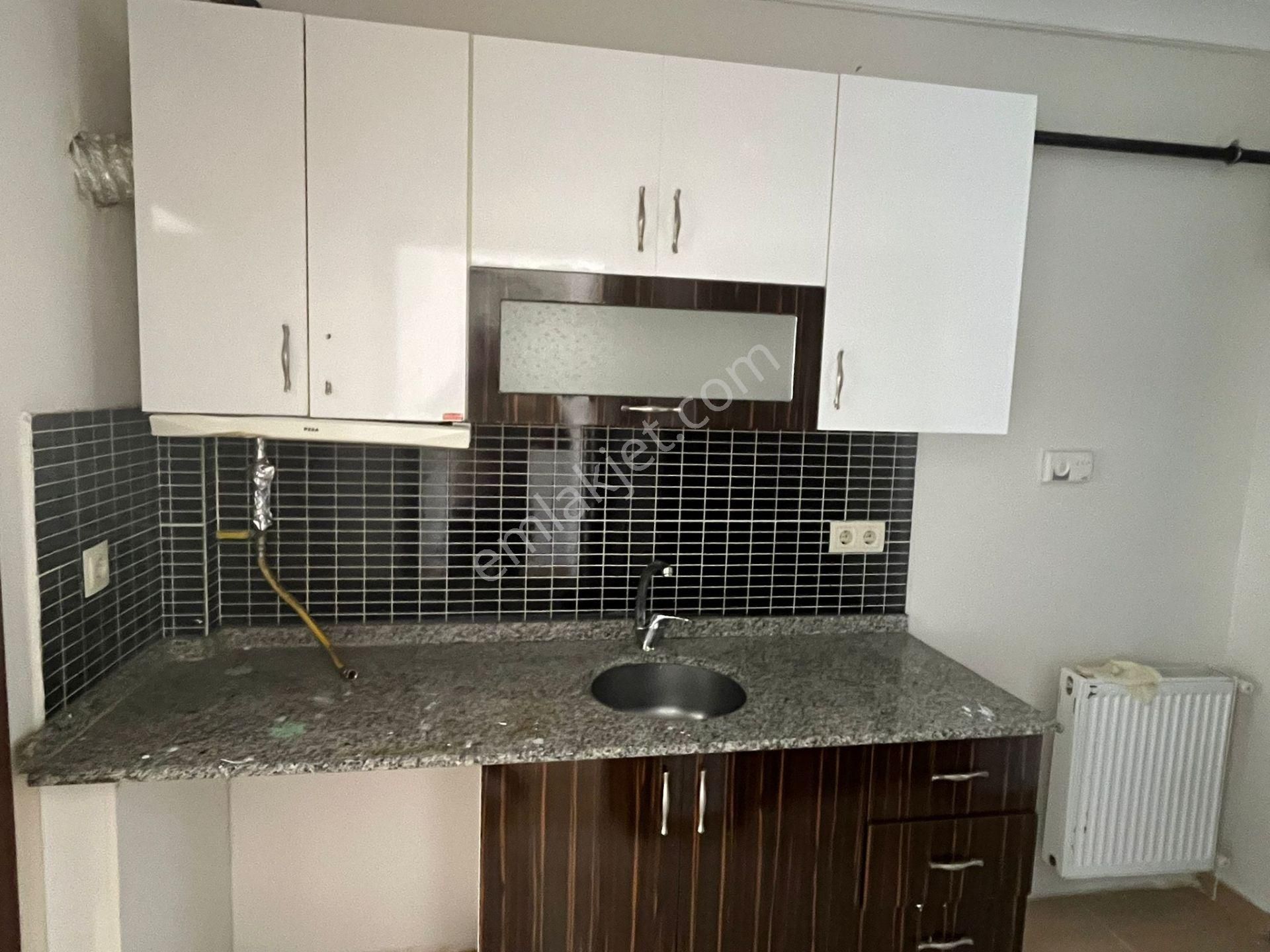 Century 21 Vizyondan Yaylapınar Caddesinde 1+1 Kiralık Daire - Görsel 13