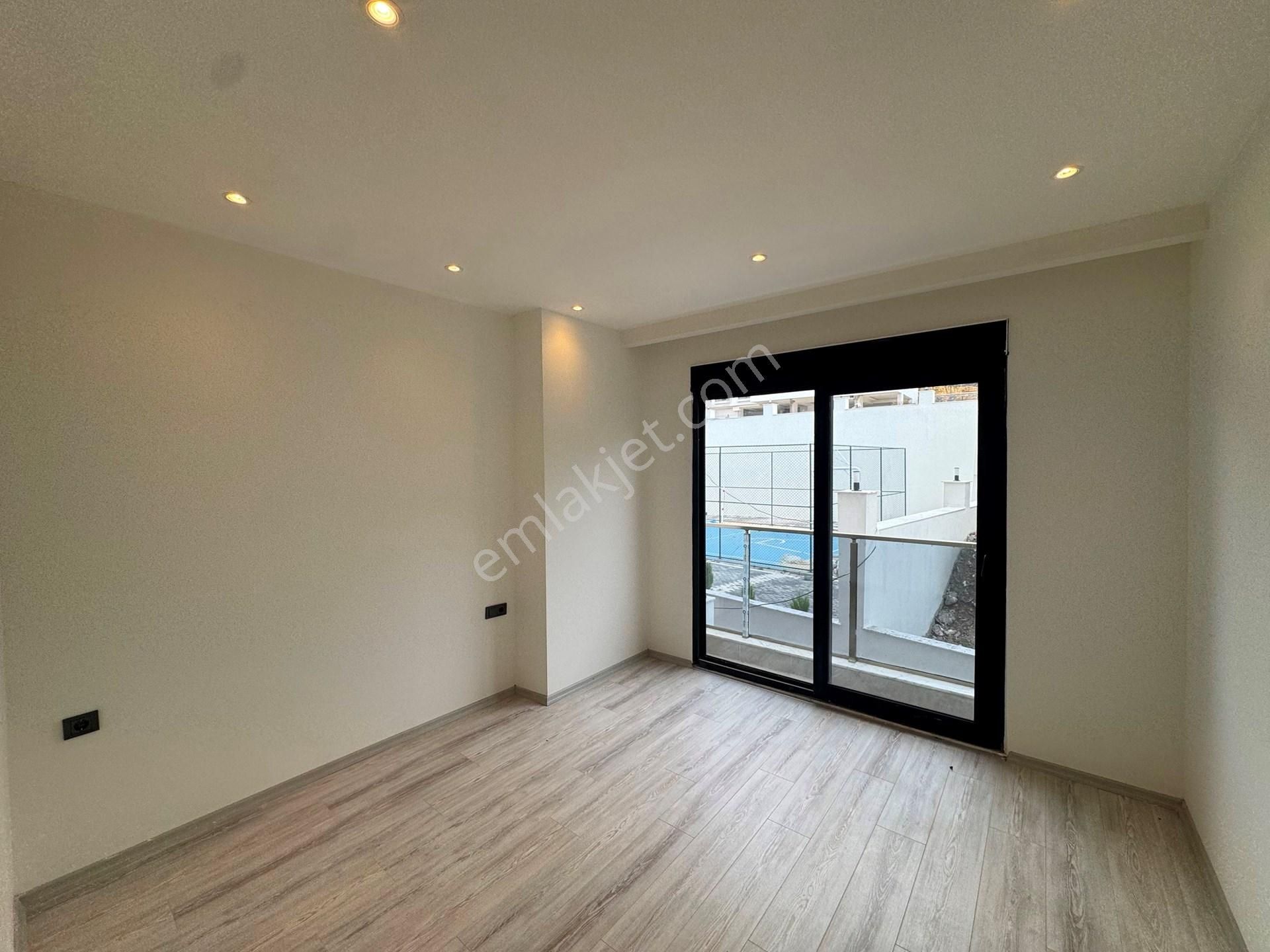 Alanya Avsallar’da Havuzlu Sitede 1+1 Satılık Daire - Görsel 14