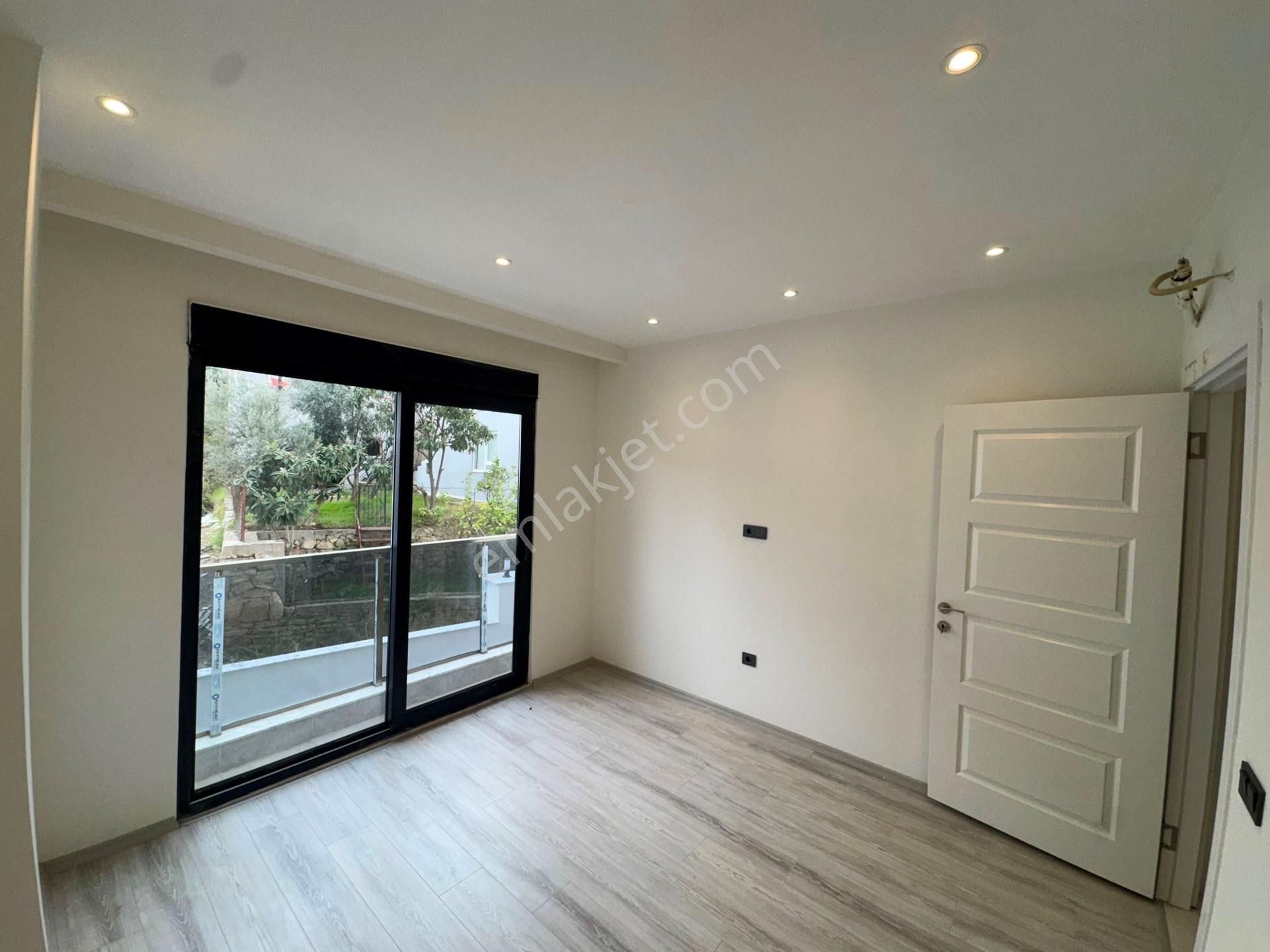 Alanya Avsallar’da Havuzlu Sitede 1+1 Satılık Daire - Görsel 19