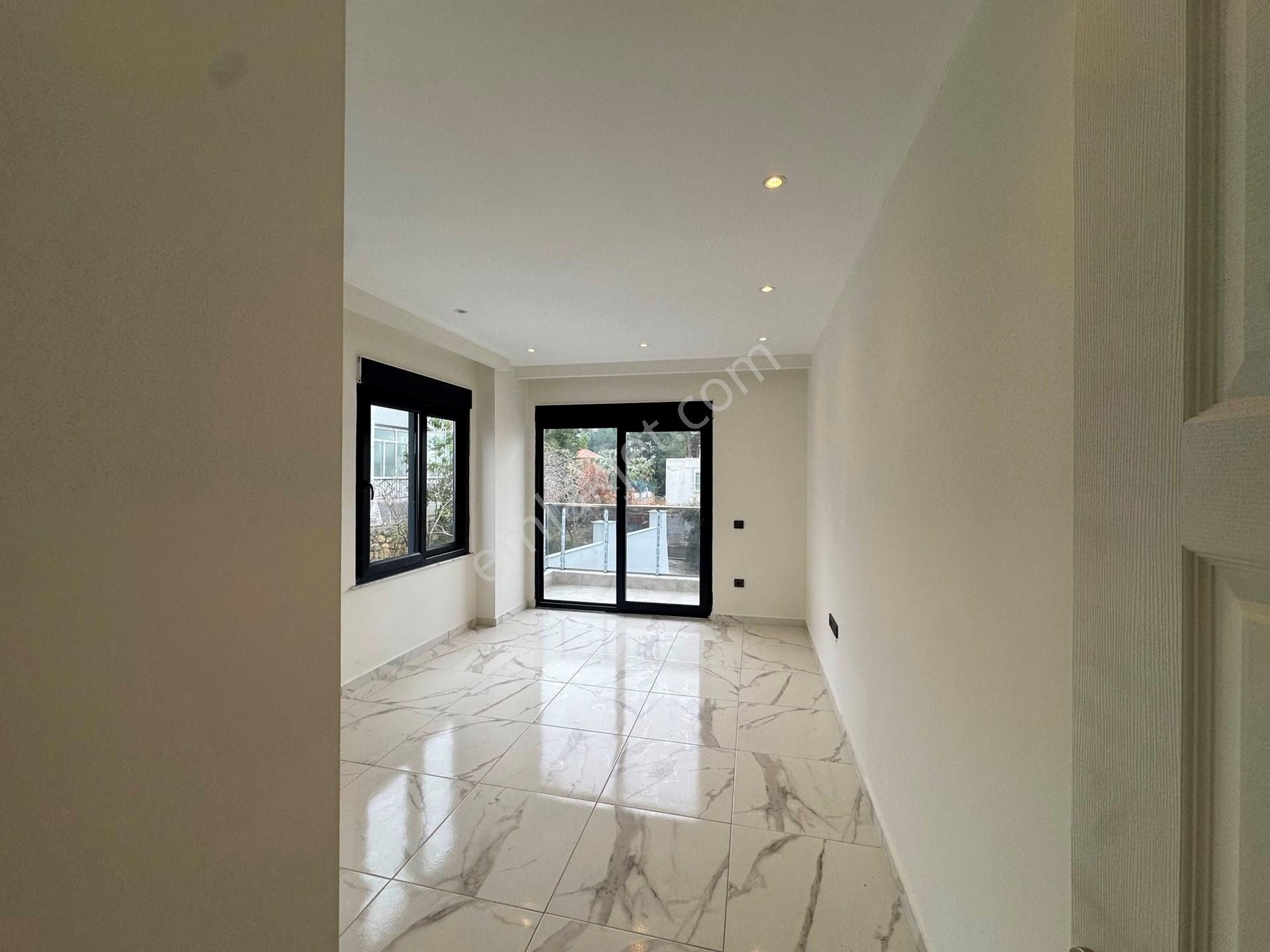 Alanya Avsallar’da Havuzlu Sitede 1+1 Satılık Daire - Görsel 10