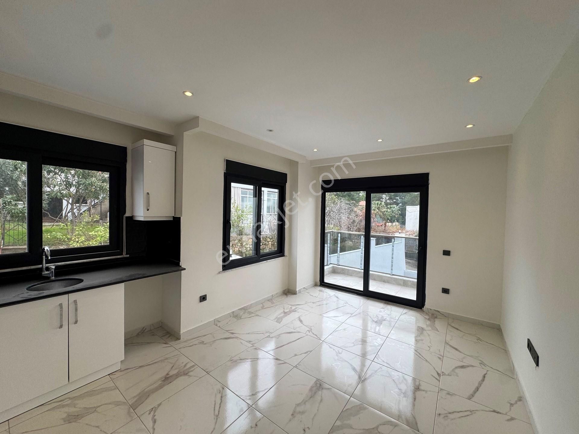 Alanya Avsallar’da Havuzlu Sitede 1+1 Satılık Daire - Görsel 9