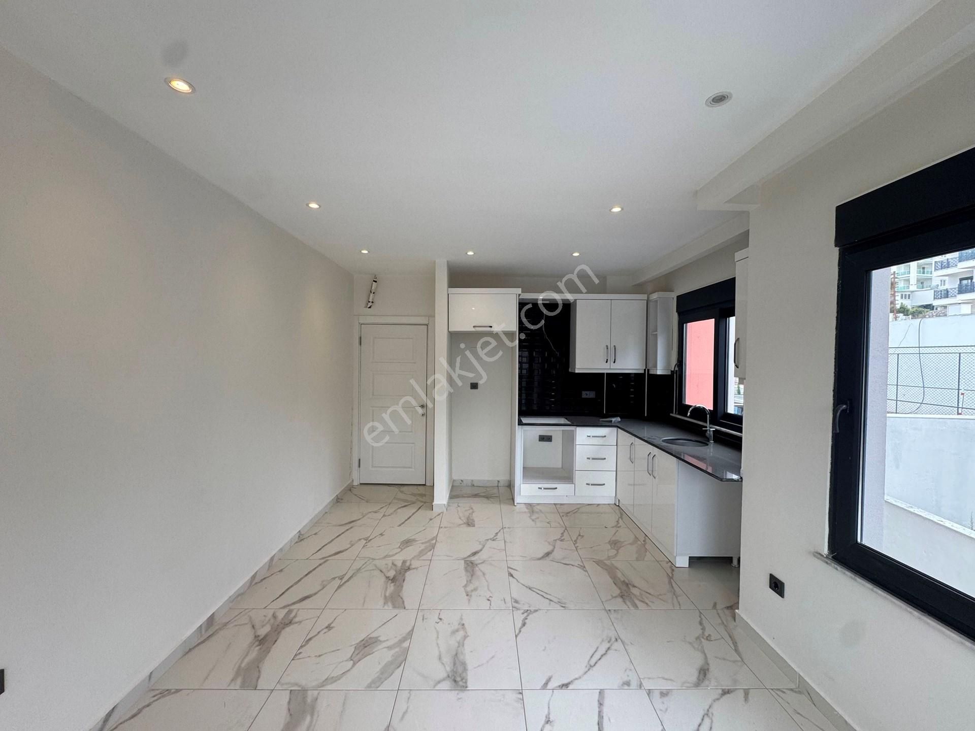 Alanya Avsallar’da Havuzlu Sitede 1+1 Satılık Daire - Görsel 5