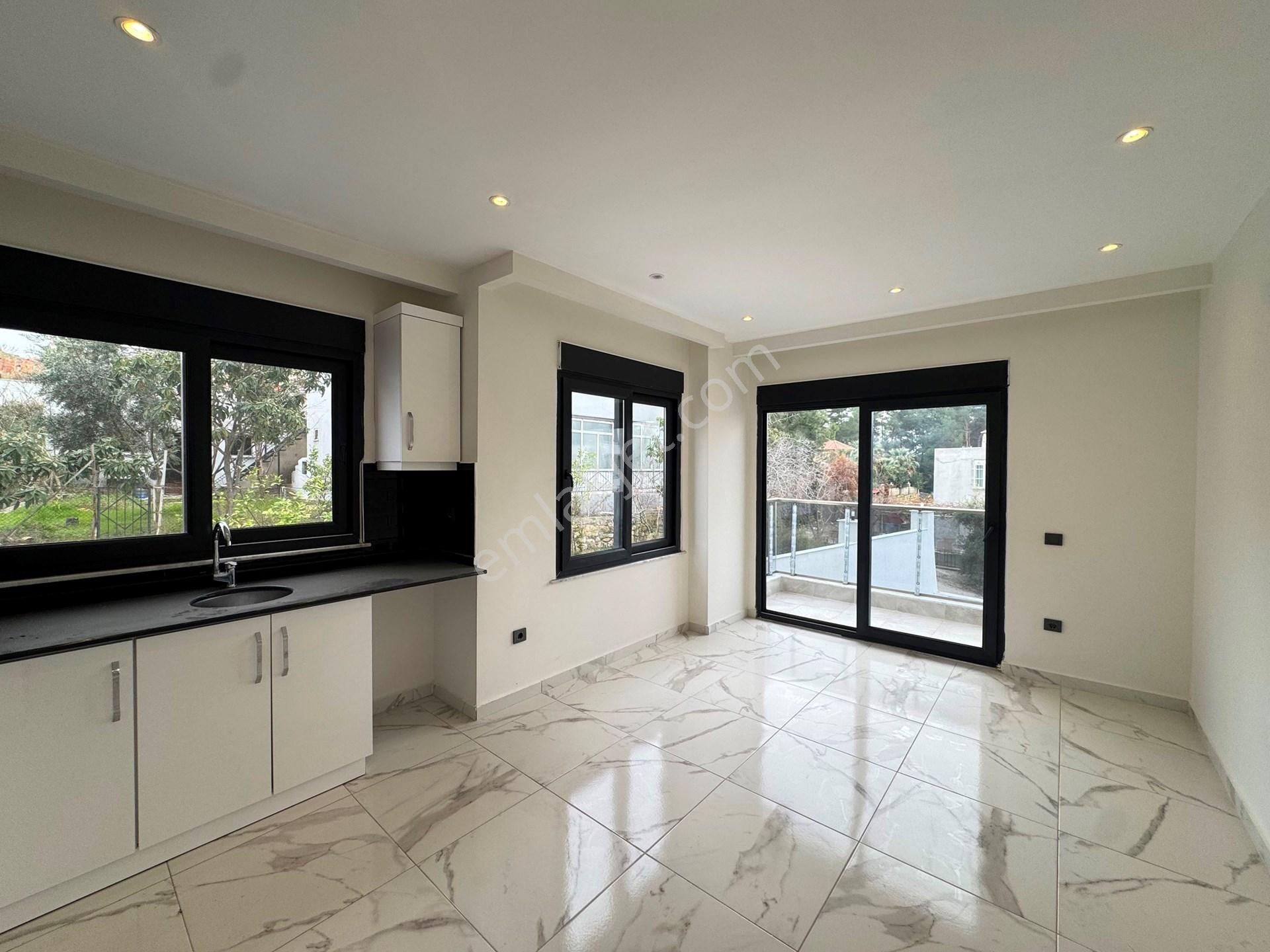 Alanya Avsallar’da Havuzlu Sitede 1+1 Satılık Daire - Görsel 4