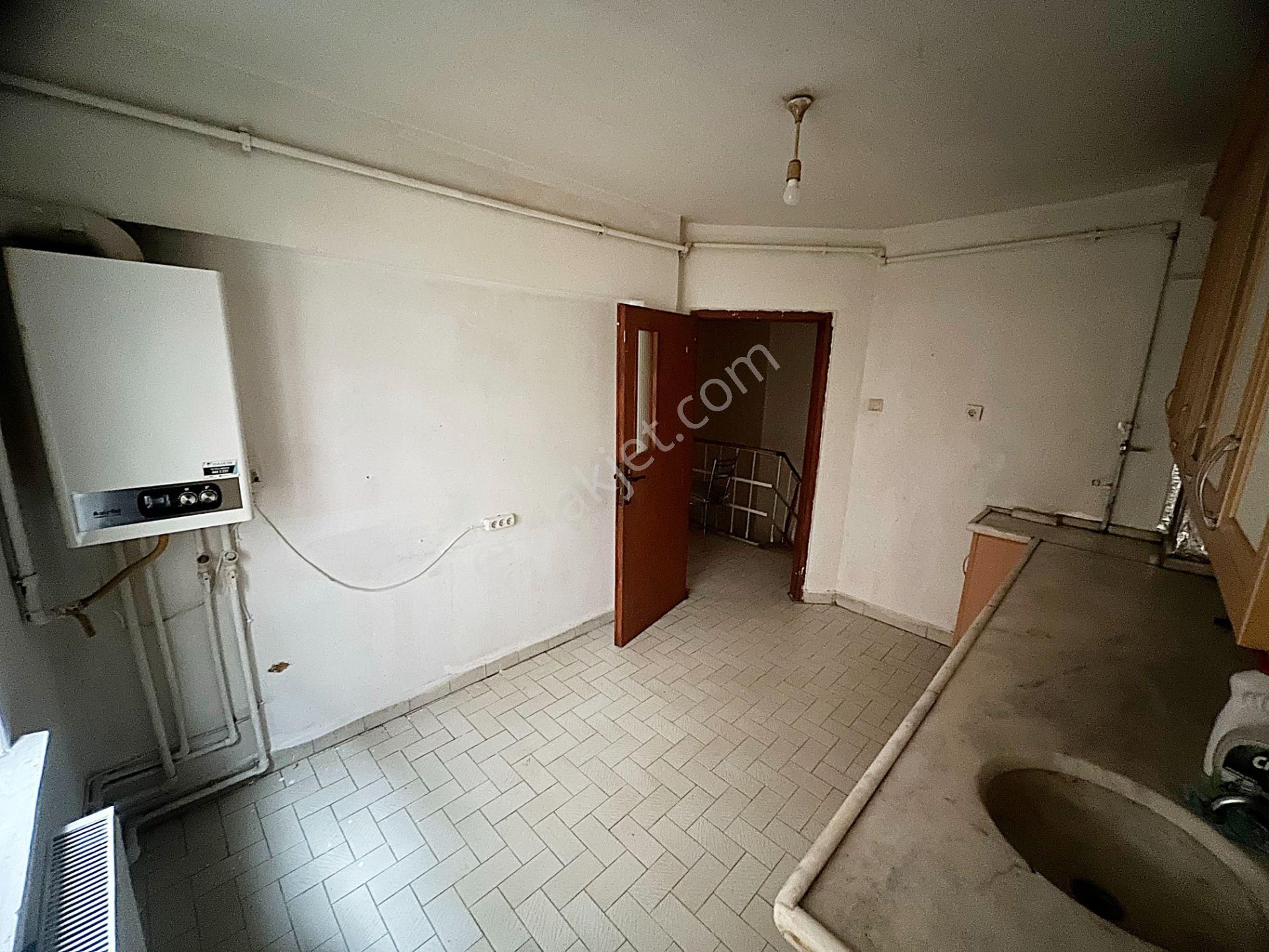 Çarşı Mahallesinde Y. Metro Yakını Ragıp Tüzün - Akın Cad Yakını - Görsel 4