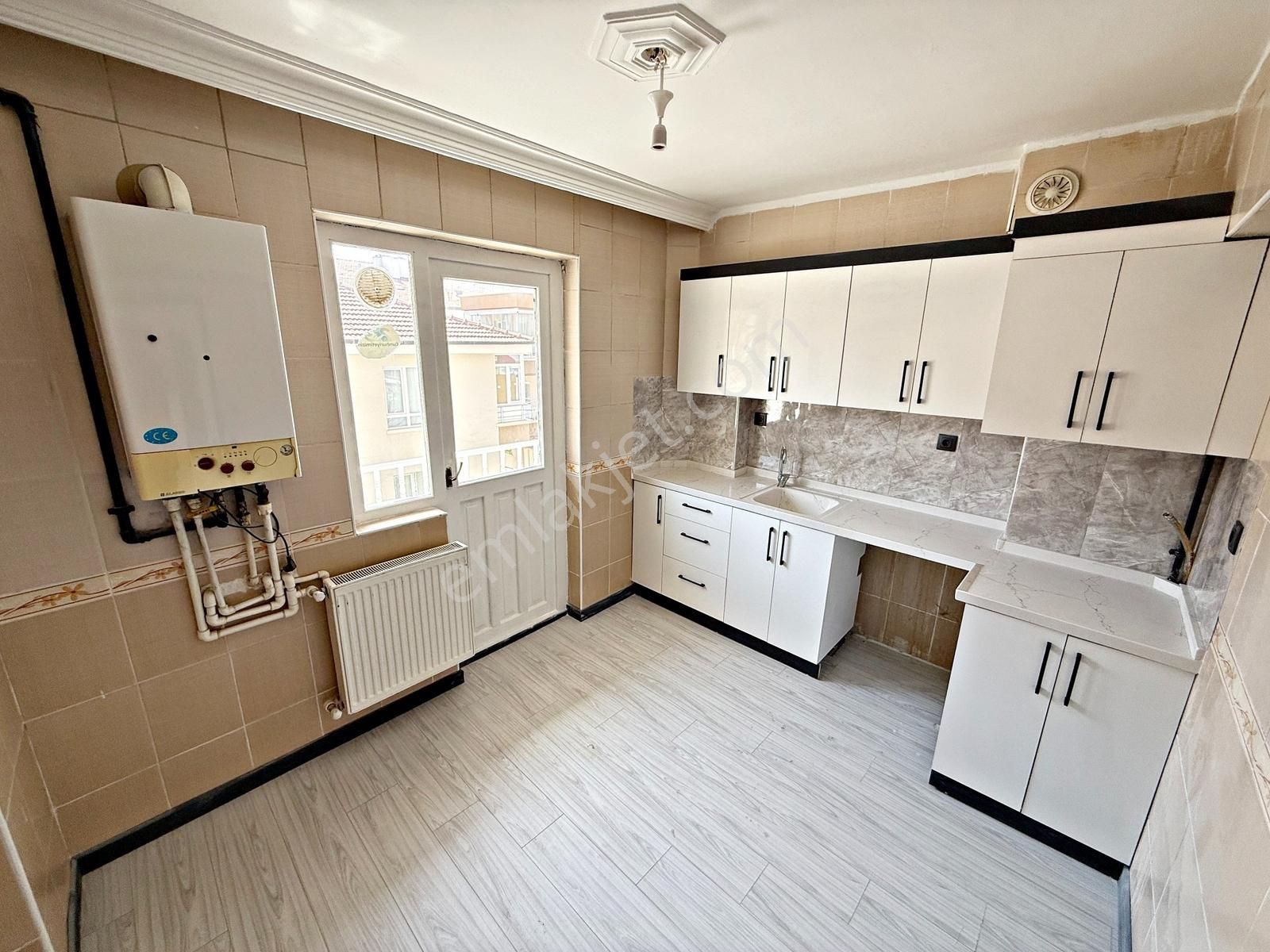 3+1 1.kat Yayla Sağlık Ocağı Karşısı Emsalsiz Fiyat Kelepir Acil - Görsel 2