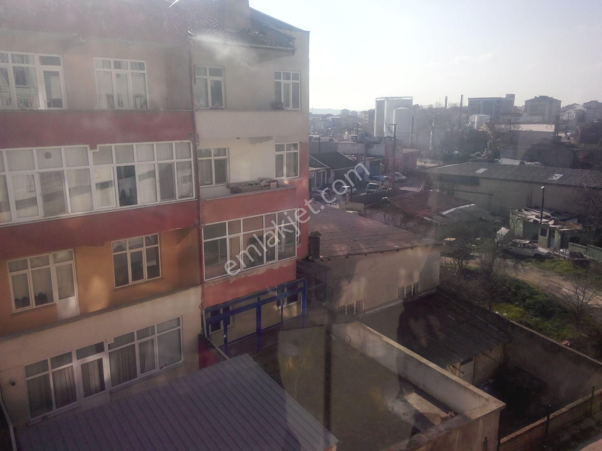 Çorlu Merkezde 8 Yıllık 2+1 Arakat Kiralık Daire - Görsel 11