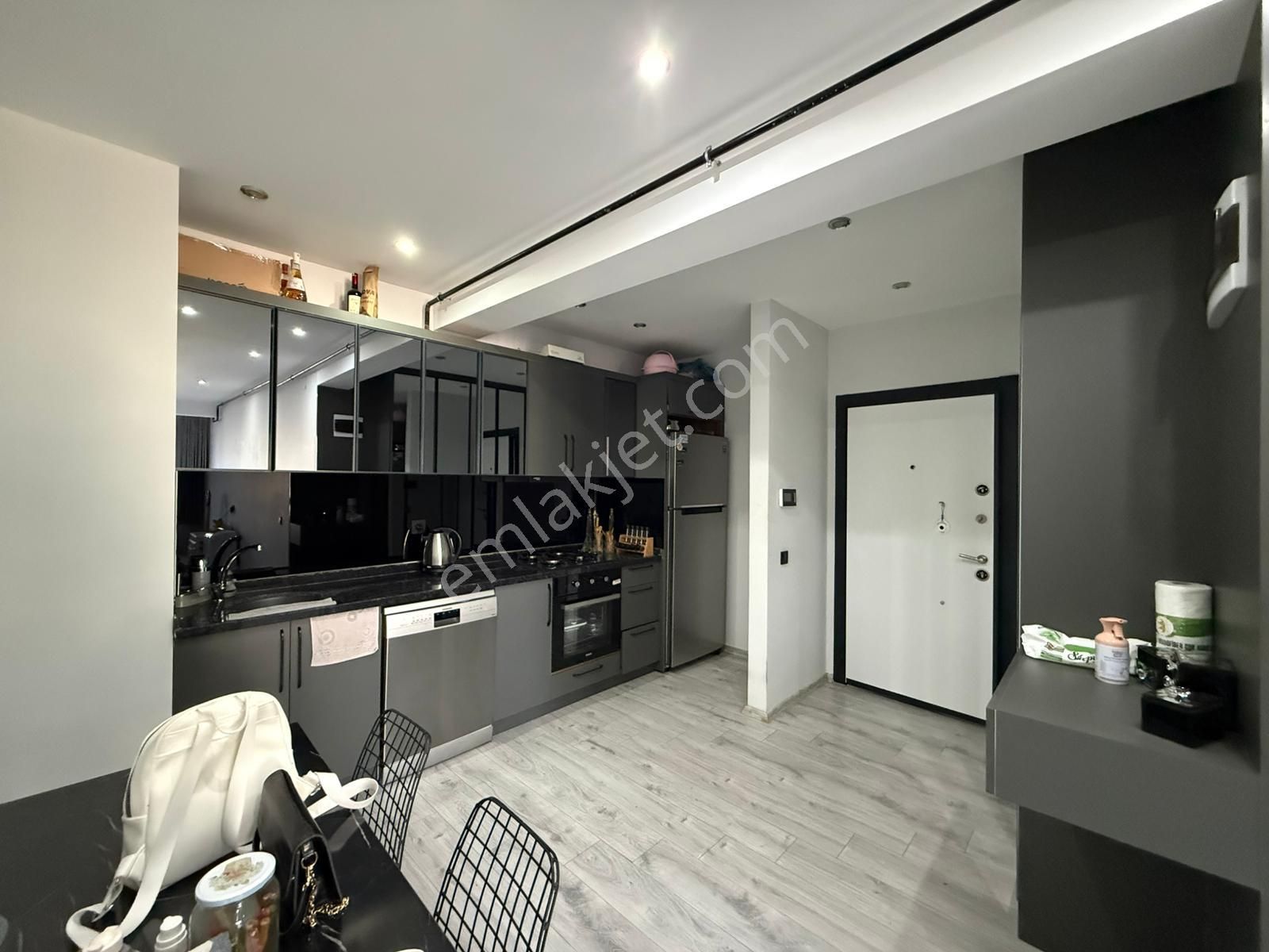 Karınca'dan Mezitli Tapu Karşısı Faik Yıldız'da 2+1 Satılık! - Görsel 2