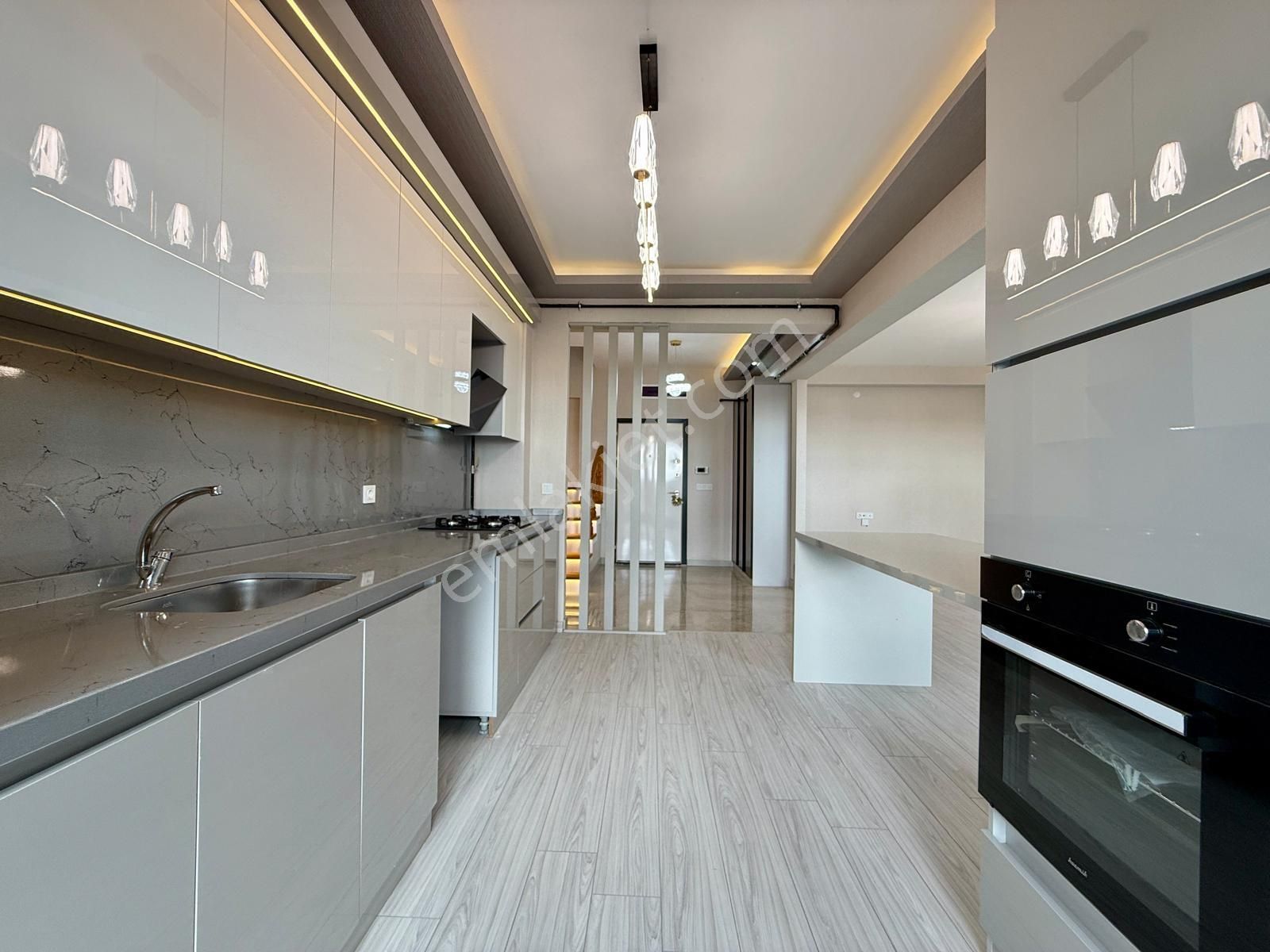 Kalecik Emlak'tan Asansörlü Eşsiz Tasarımlı 5+2 Dublex 220m² - Görsel 4