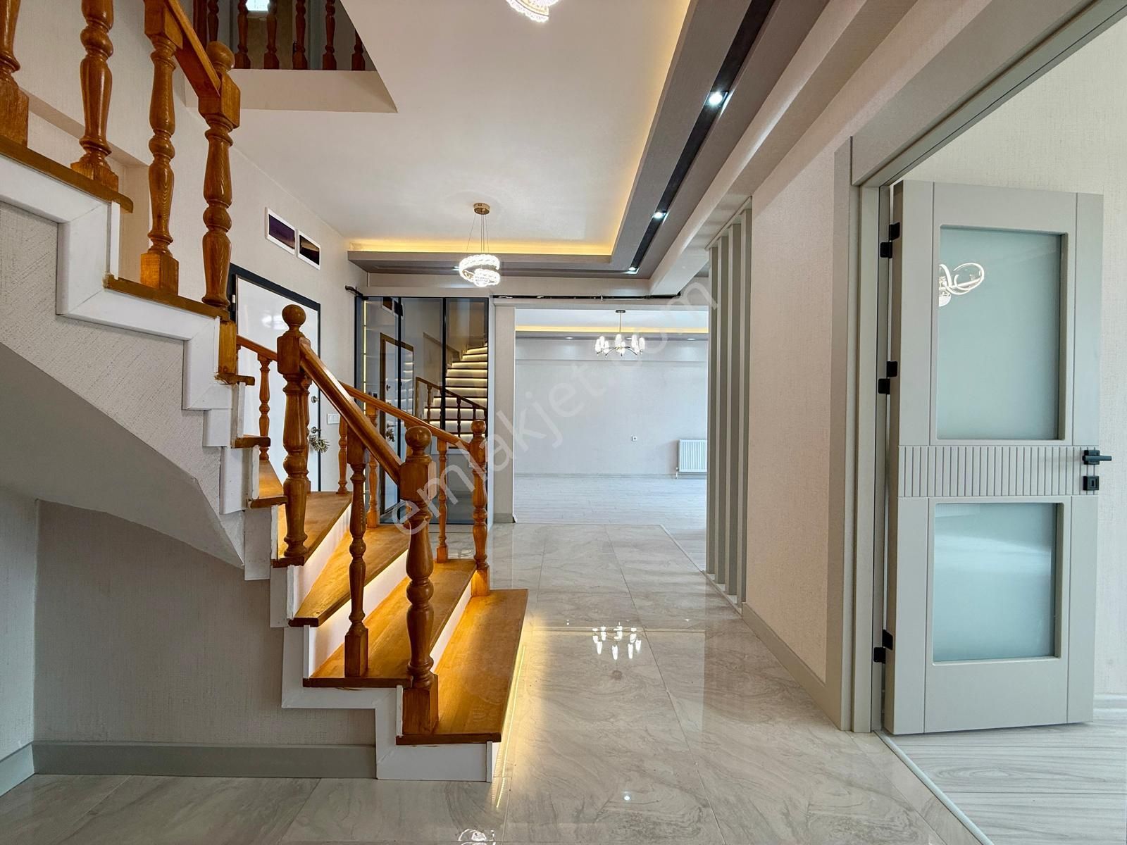 Kalecik Emlak'tan Asansörlü Eşsiz Tasarımlı 5+2 Dublex 220m² - Görsel 20