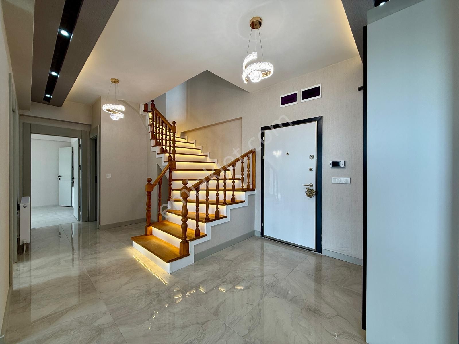 Kalecik Emlak'tan Asansörlü Eşsiz Tasarımlı 5+2 Dublex 220m² - Görsel 21