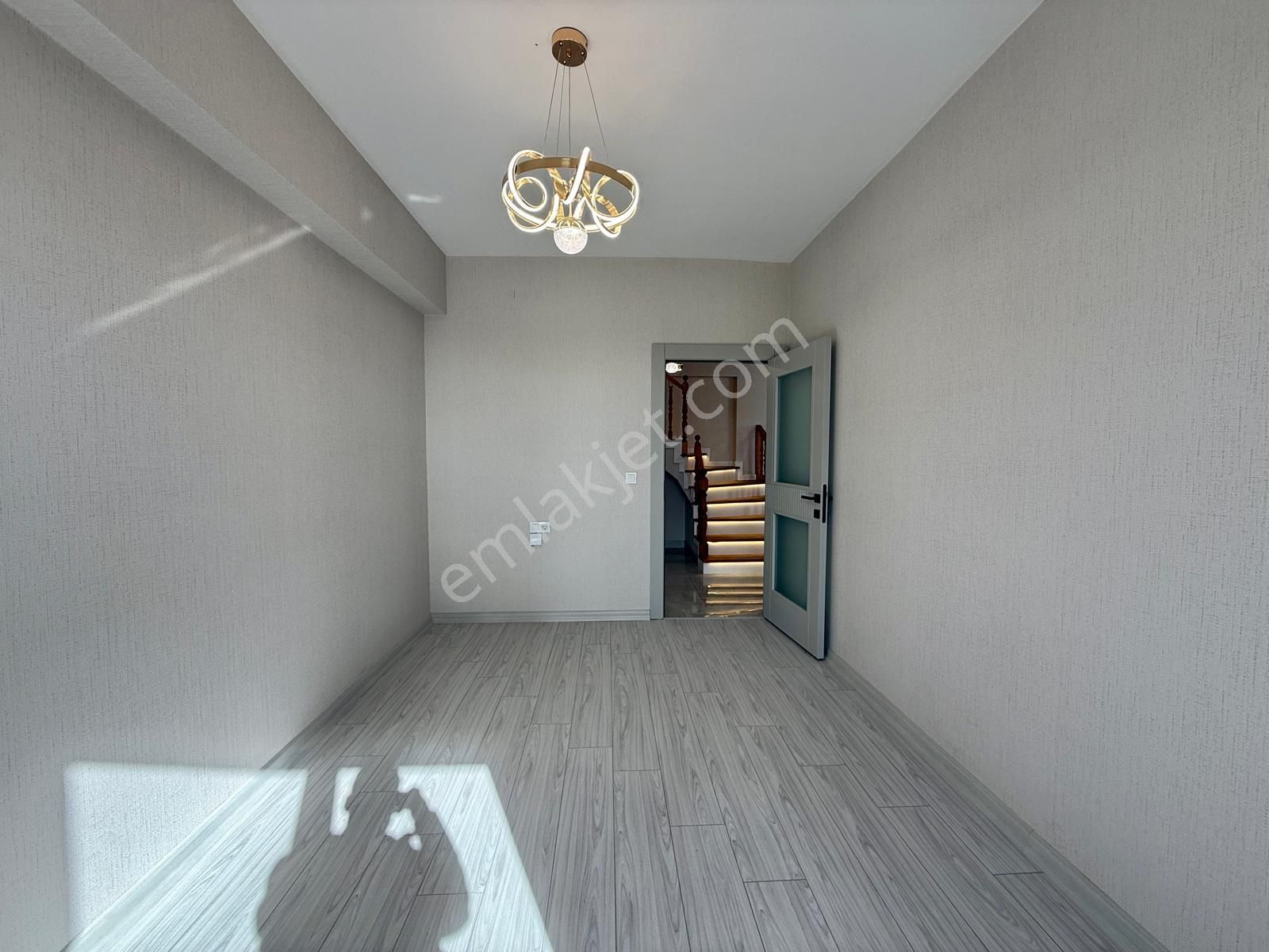 Kalecik Emlak'tan Asansörlü Eşsiz Tasarımlı 5+2 Dublex 220m² - Görsel 18