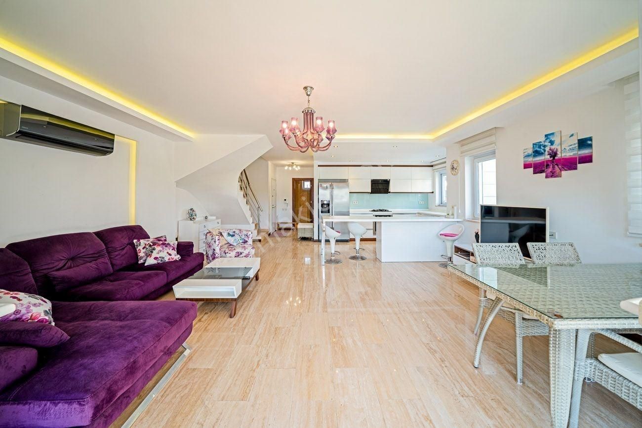 Alanya/konaklı'da Lüks Eşyalı 3+1 Denize Yürüme Mesafesinde Satılık Daire