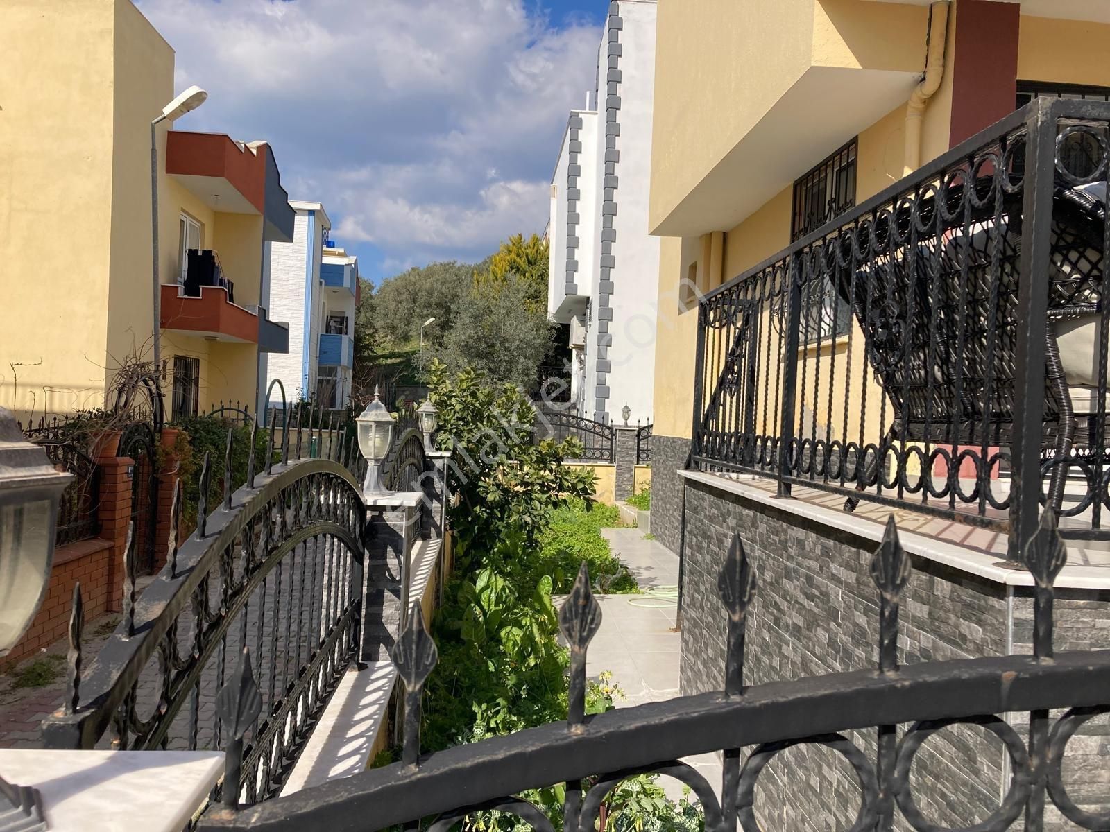 Kuşadası Merkezi Konumlu Yabancıdan Satılık,3+1.villa - Görsel 24