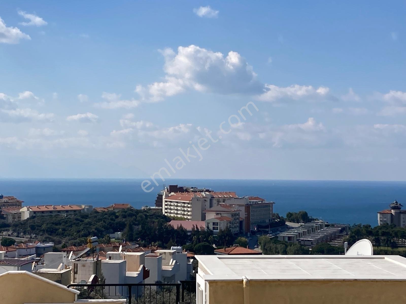 Kuşadası Merkezi Konumlu Yabancıdan Satılık,3+1.villa - Görsel 18