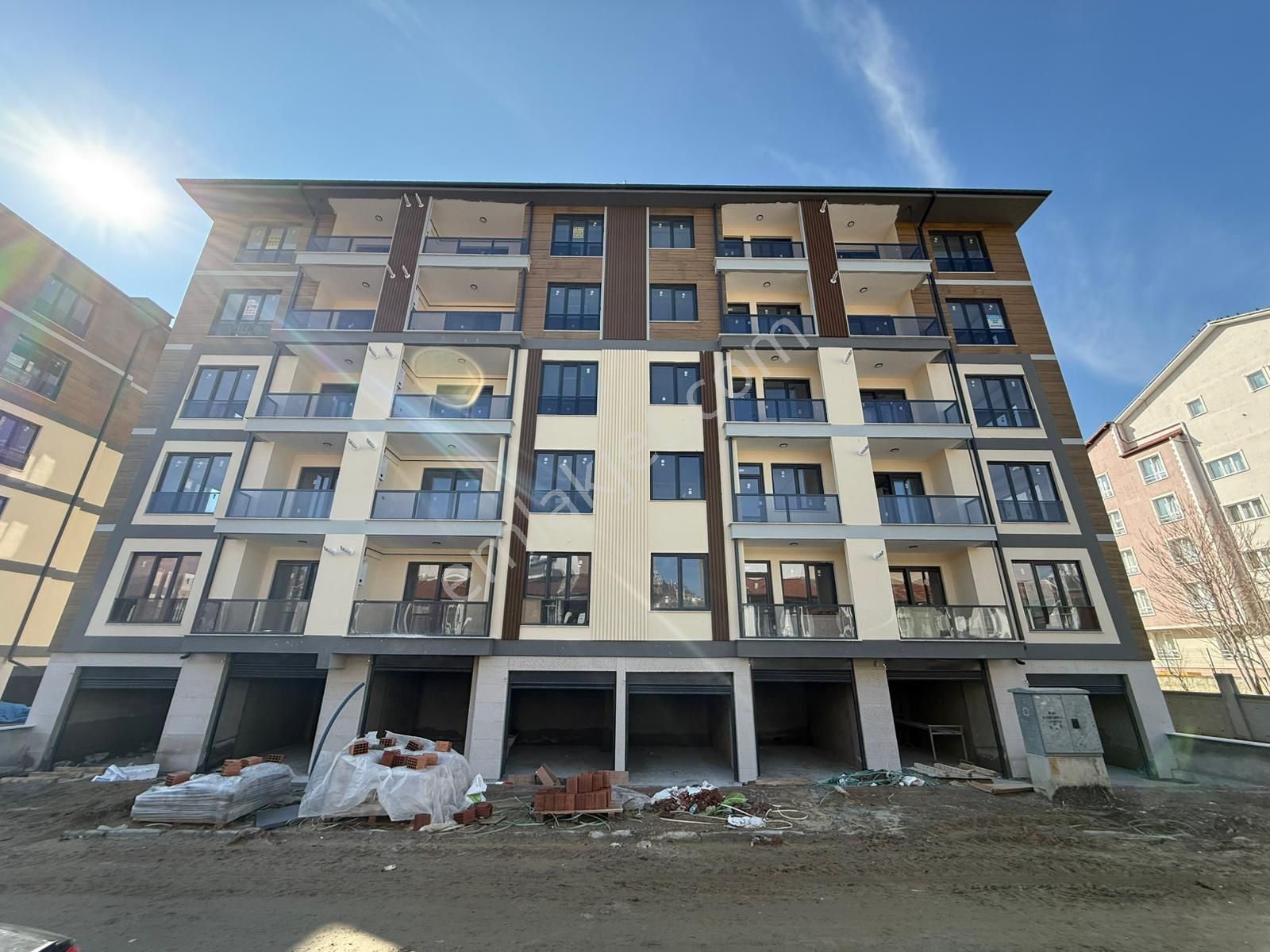 Rota’dan Satılık Gazi Mah. Garajlı Ferah 2+1 Daire… - Görsel 4