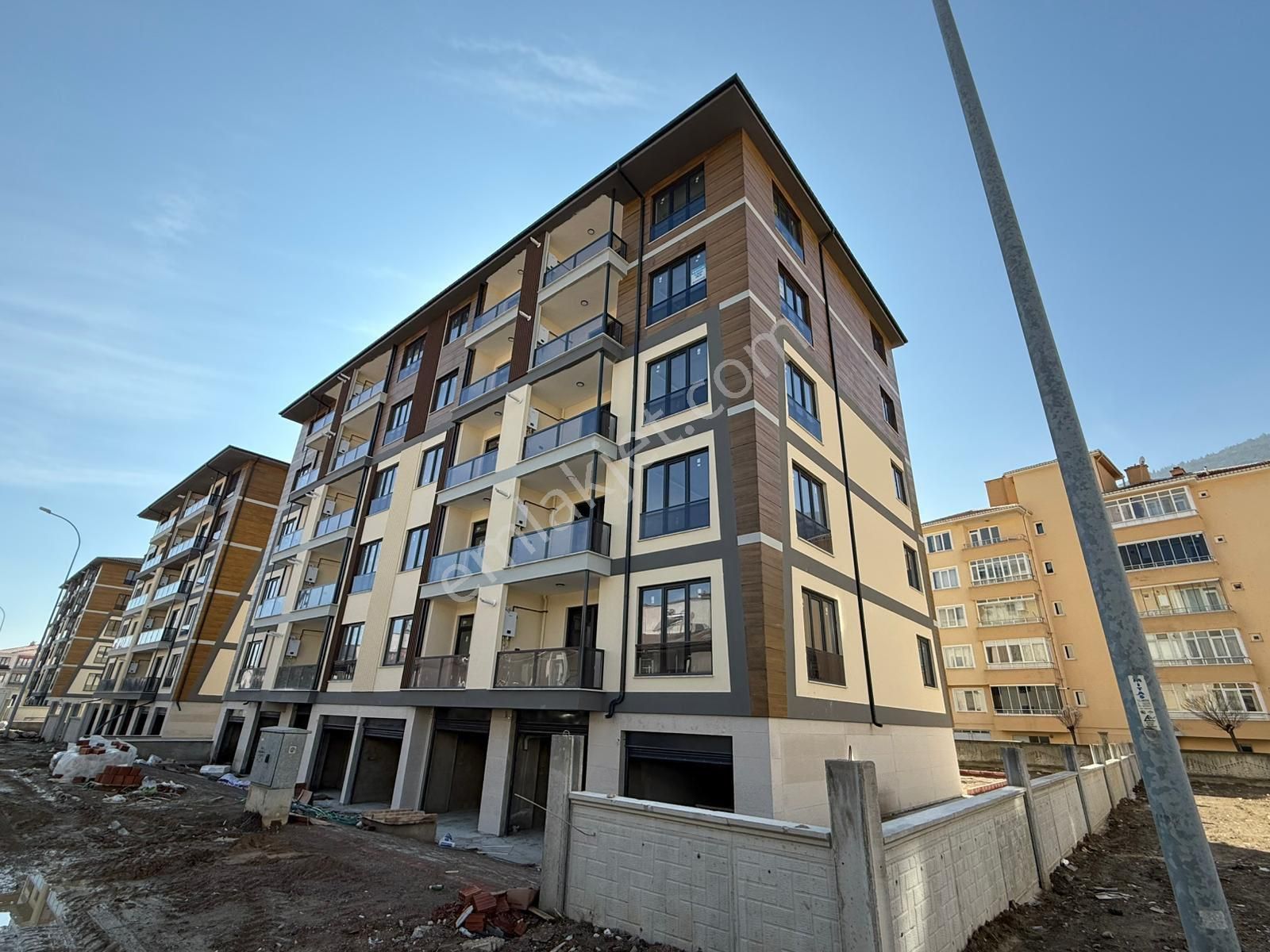 Rota’dan Satılık Gazi Mah. Garajlı Ferah 2+1 Daire… - Görsel 3